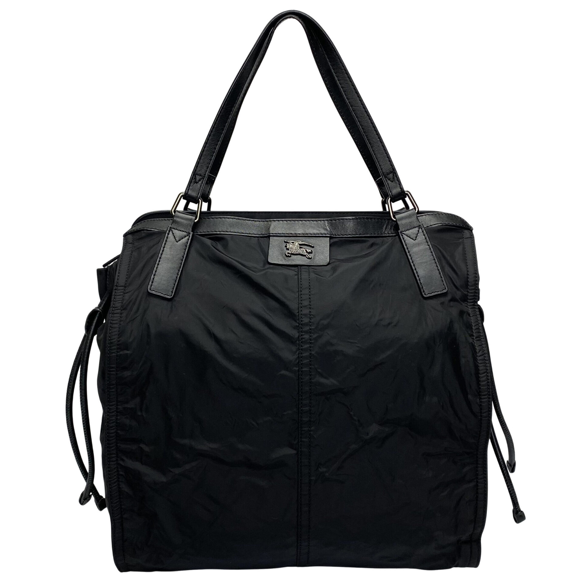 Bolsa Burberry Buckleigh Packable Nylon Preta