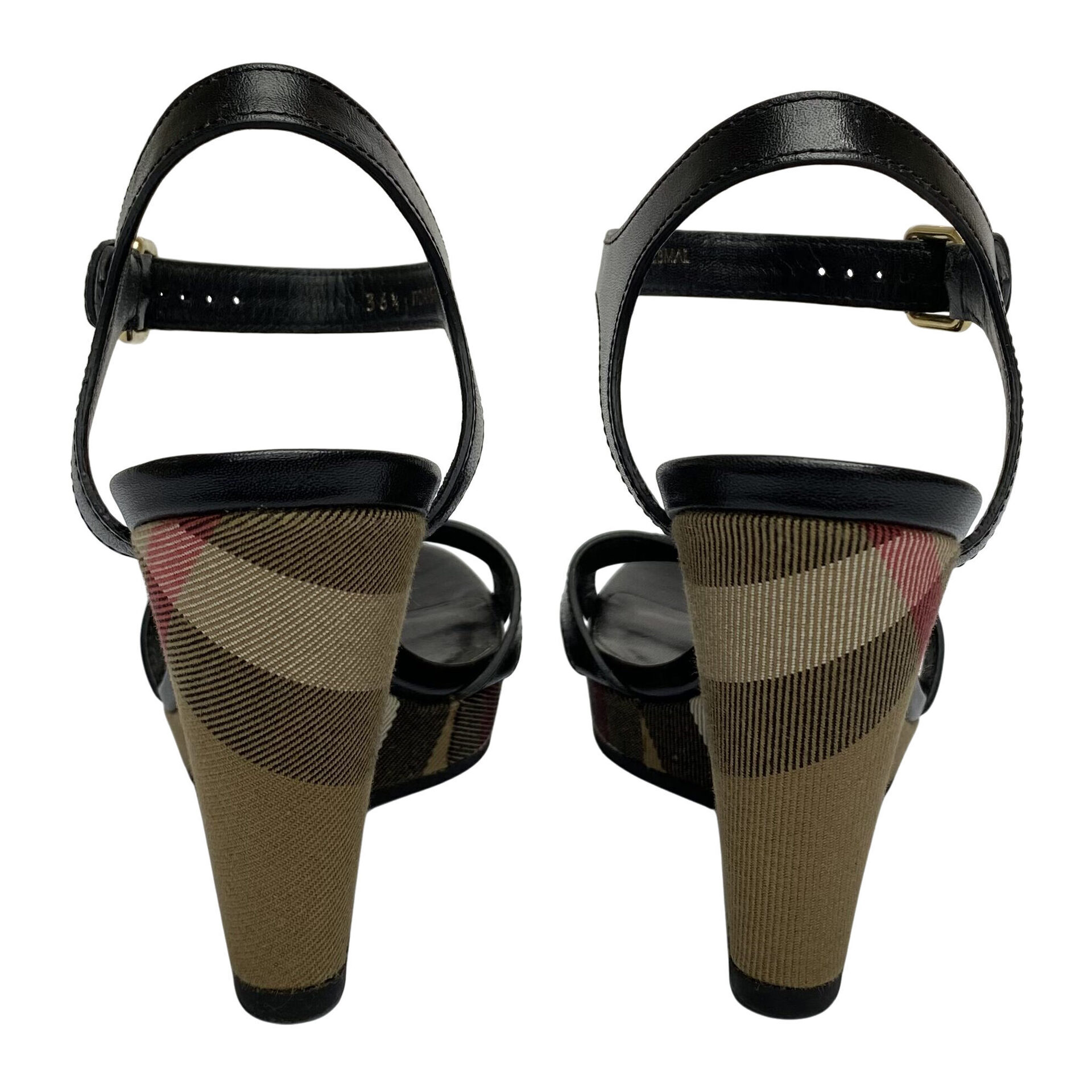 Sandália Burberry Anabela