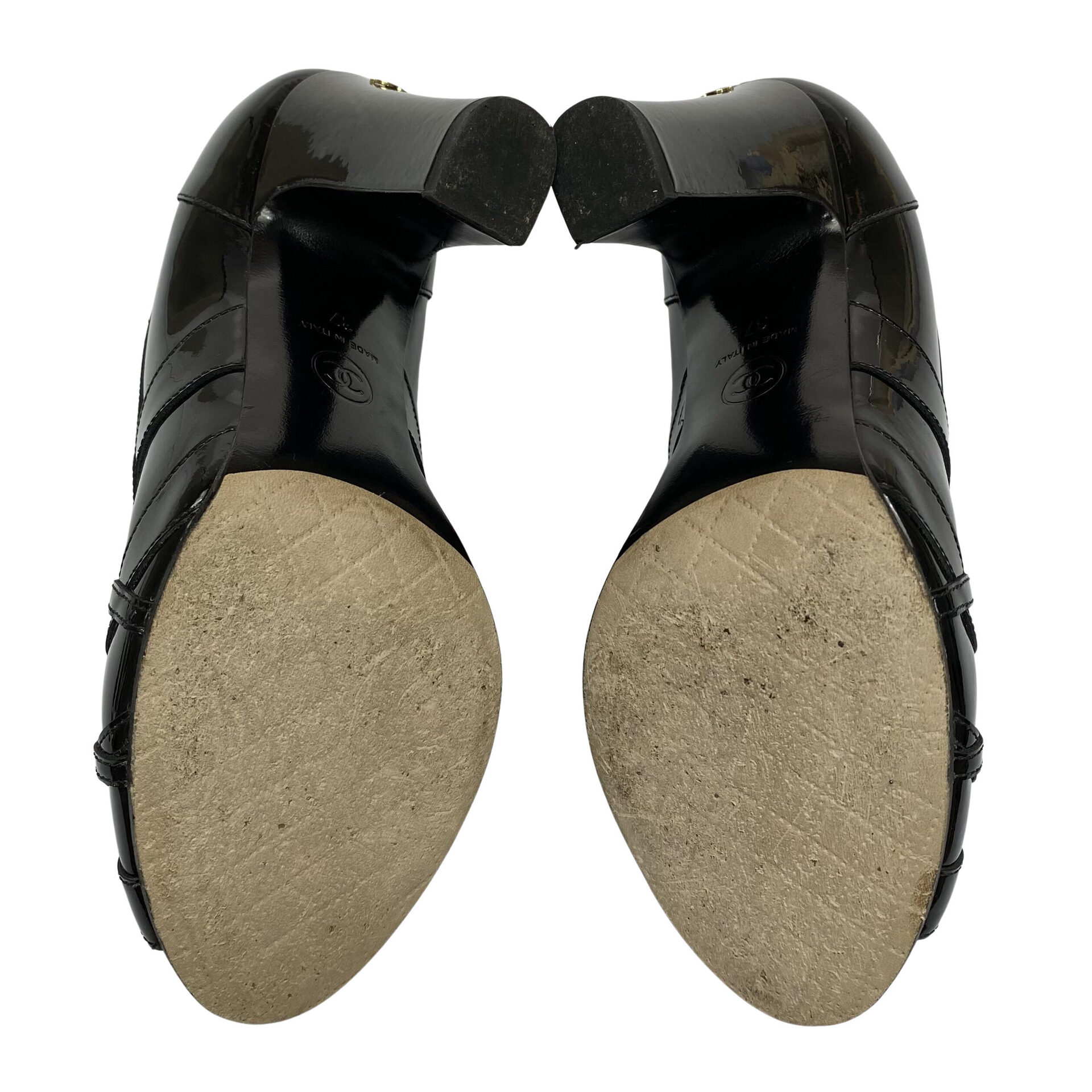 Peep Toe Chanel Verniz Preto