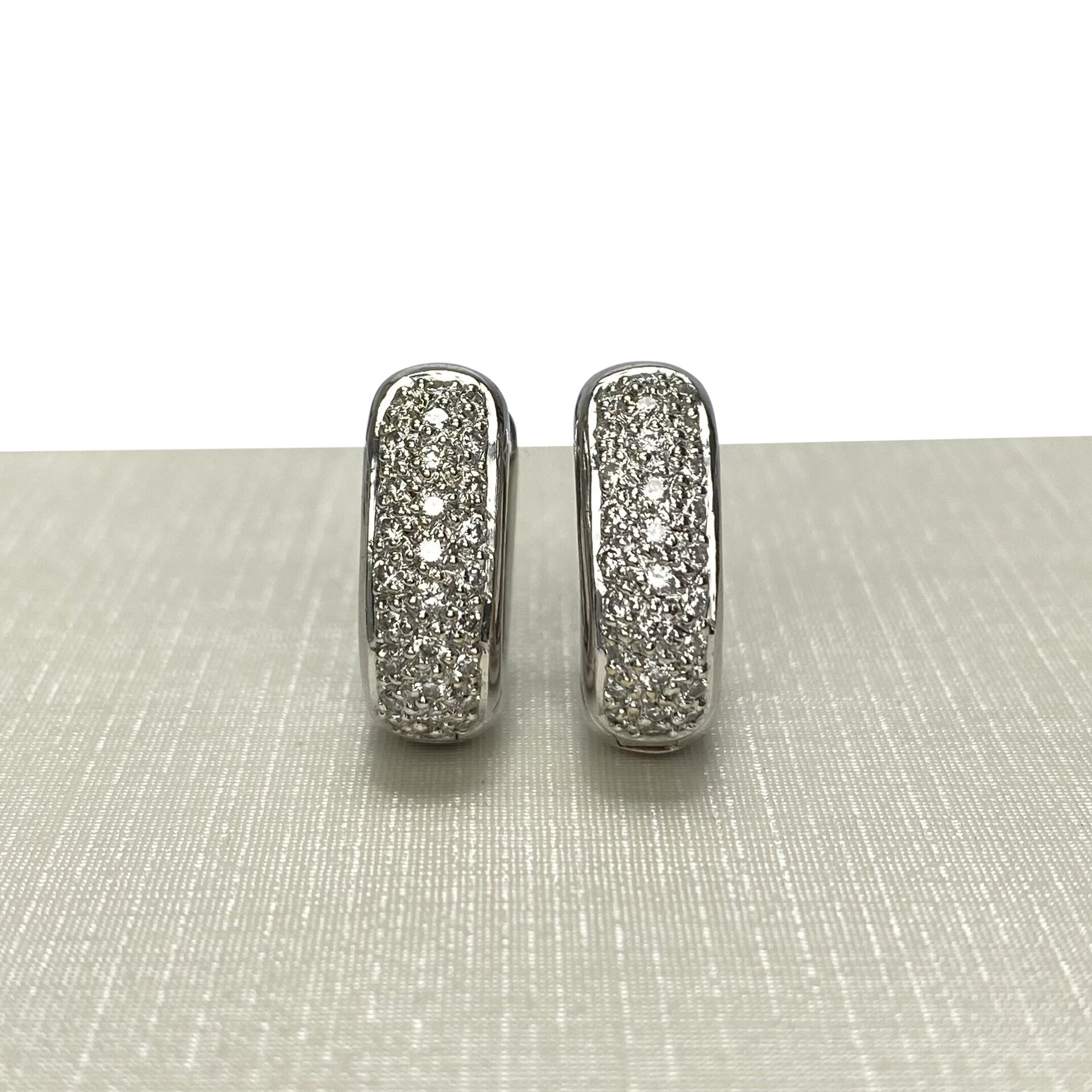 Par de Brincos Argolas Diamantes
