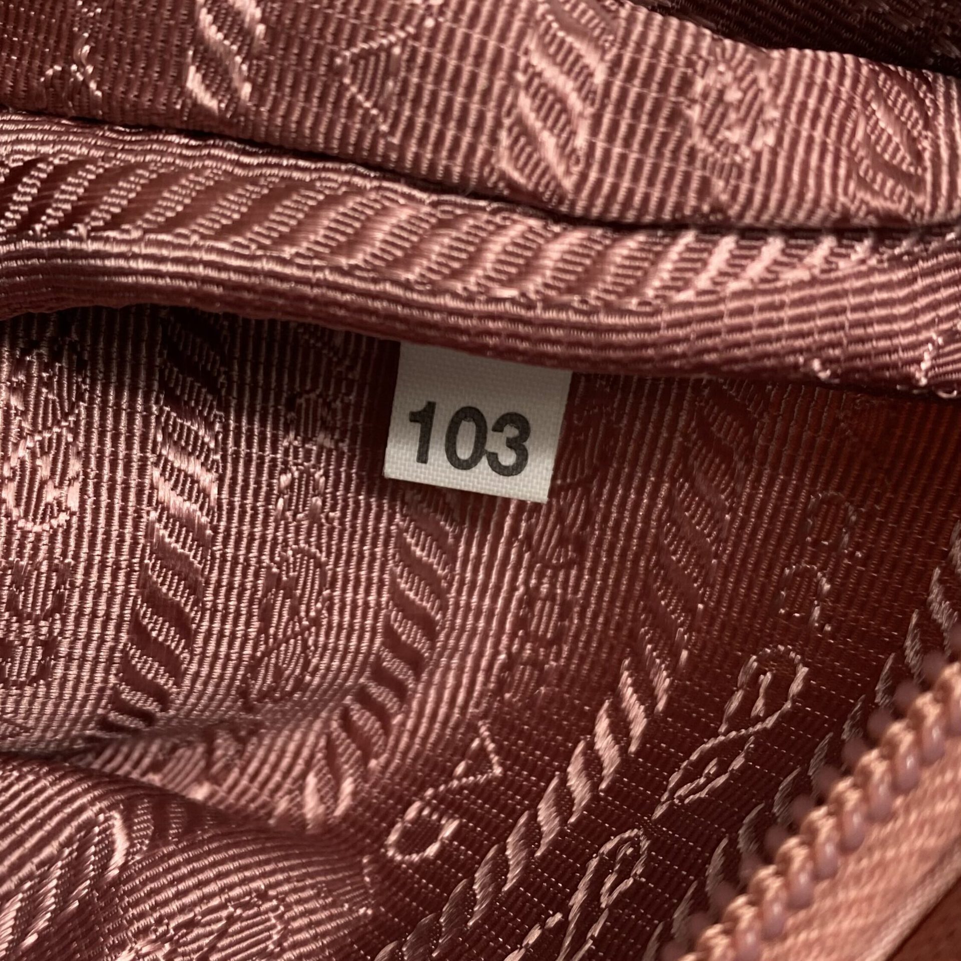 Bolsa Prada Re-Edition Rosa