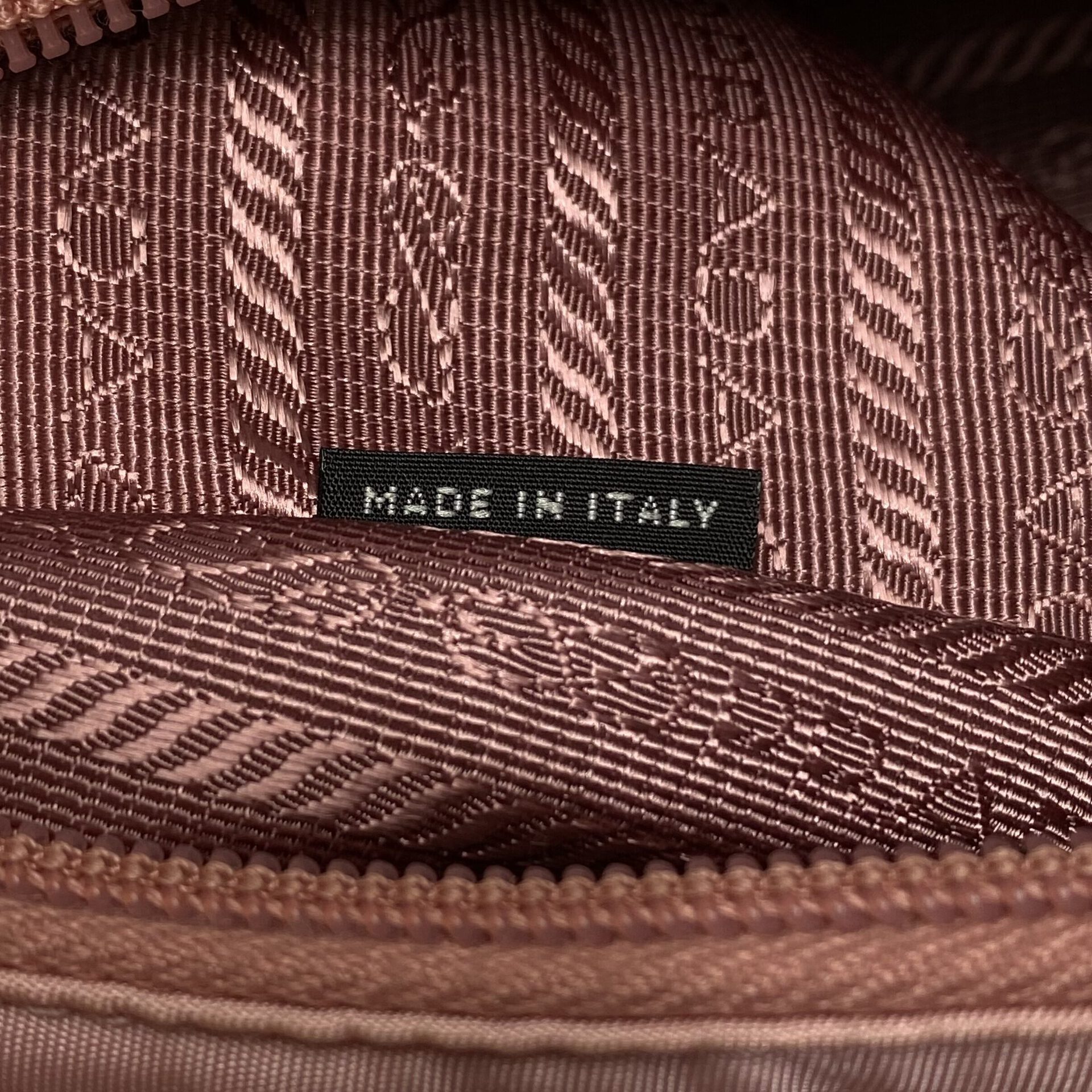 Bolsa Prada Re-Edition Rosa