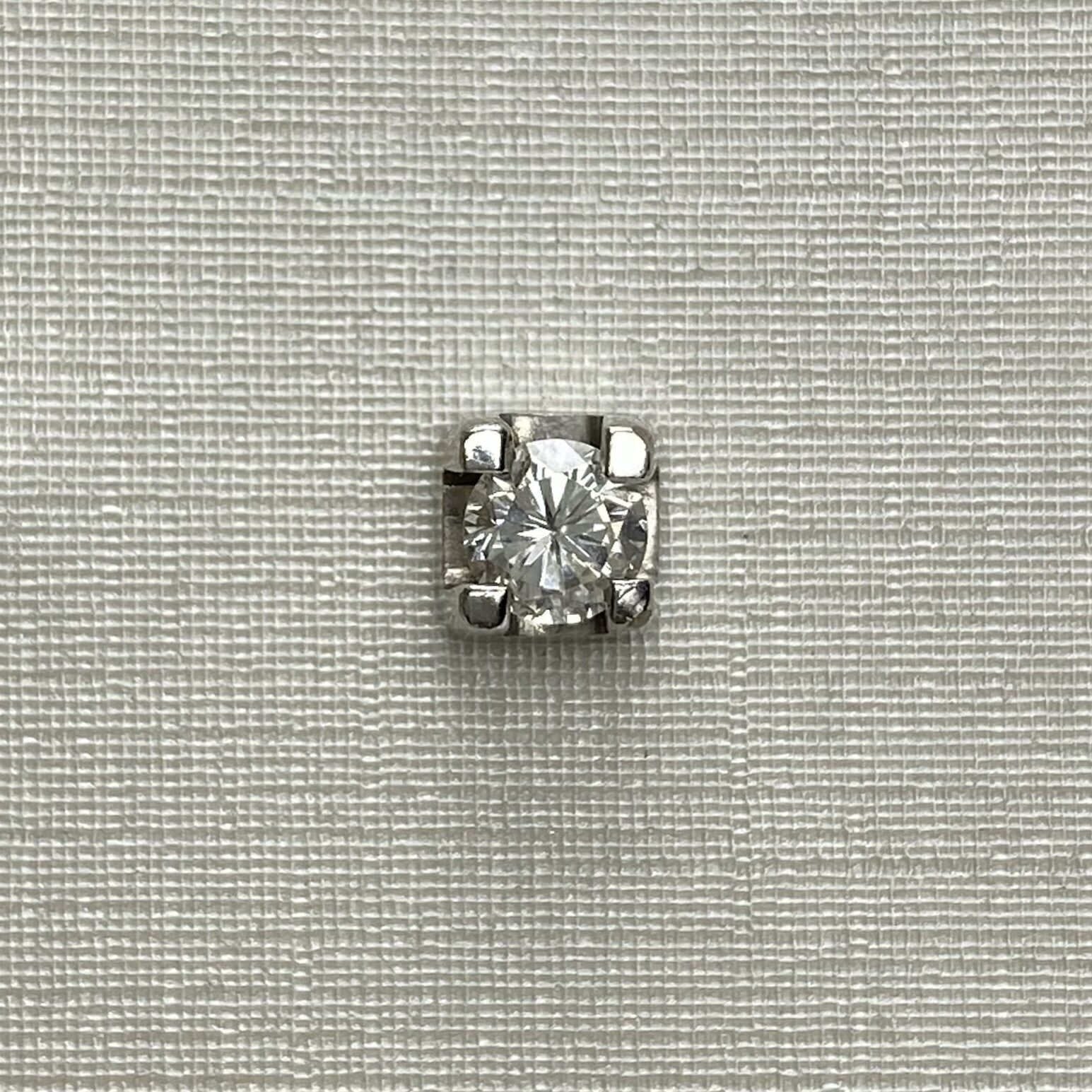 Par de Brincos Solitários - 0.52 ct.