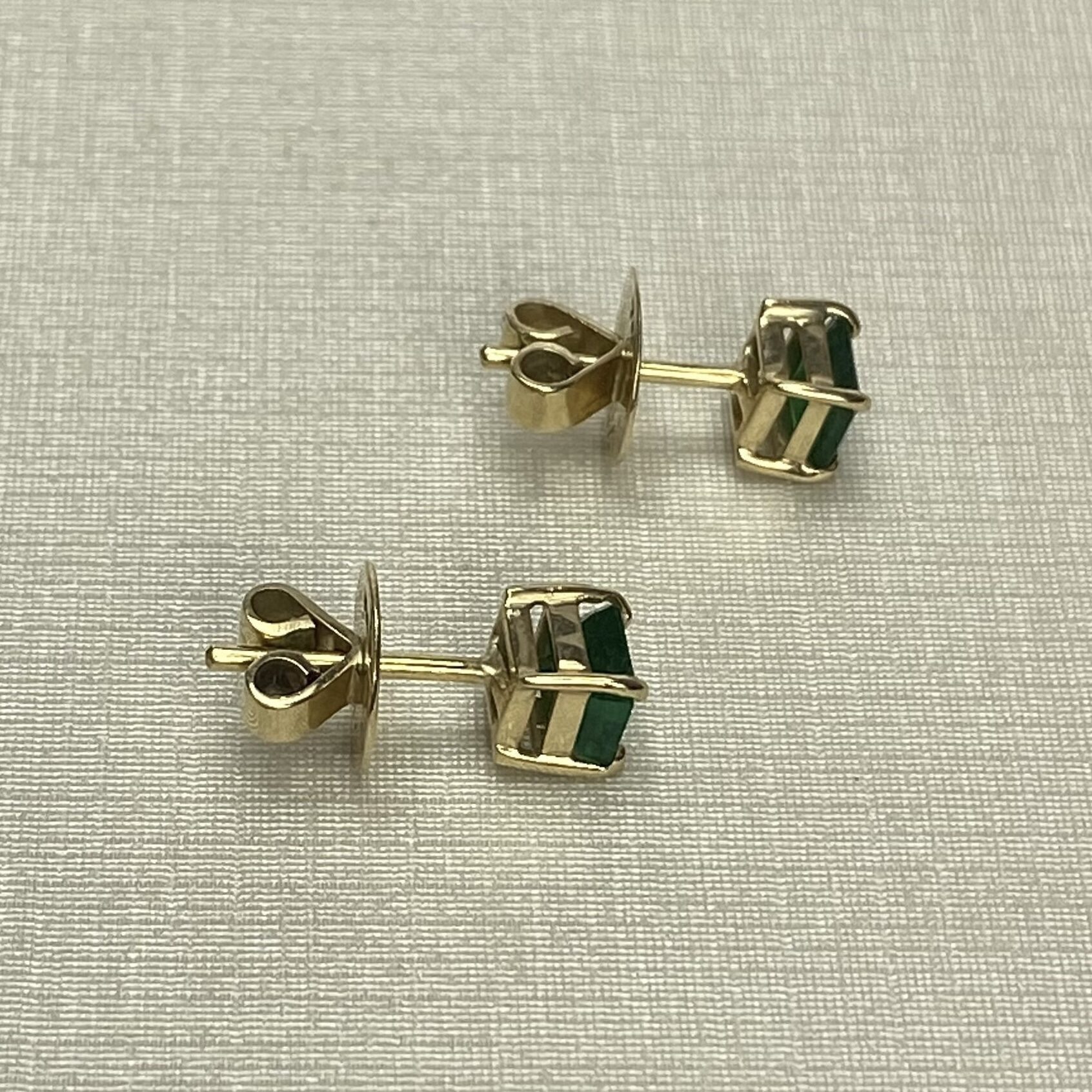 Par de Brincos Esmeraldas - 0.96 ct.