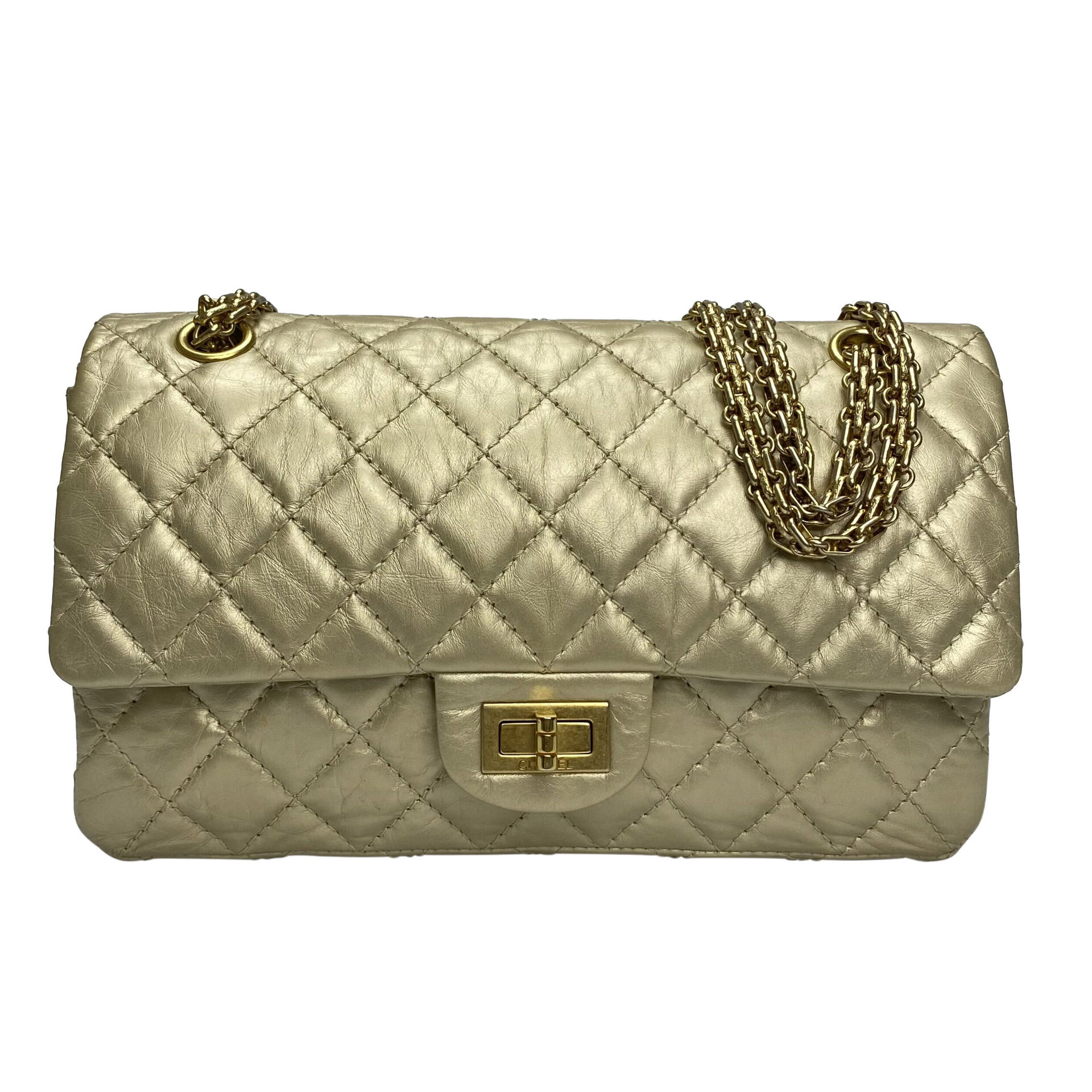 Bolsa Chanel 2.55 Reissue Matelassê Dourada