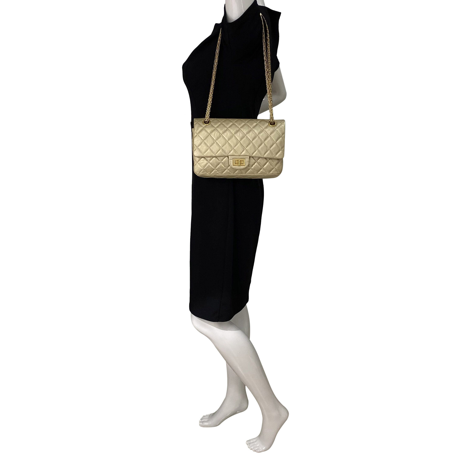 Bolsa Chanel 2.55 Reissue Matelassê Dourada