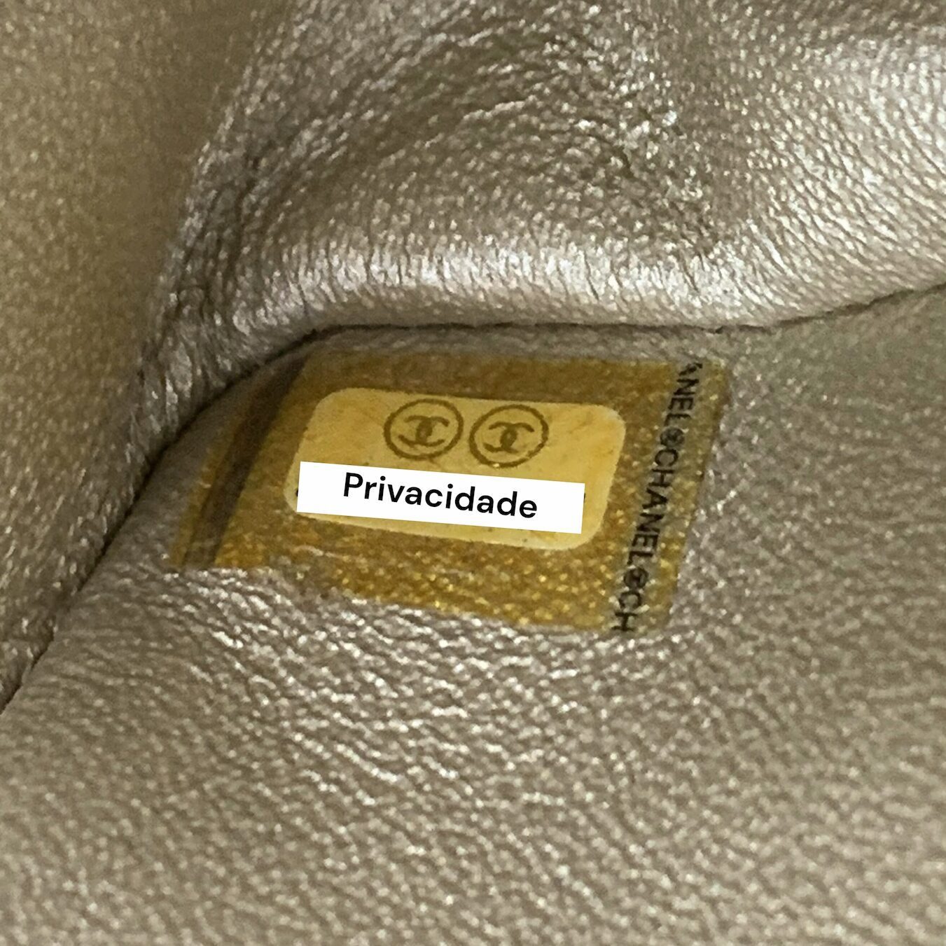 Bolsa Chanel 2.55 Reissue Matelassê Dourada