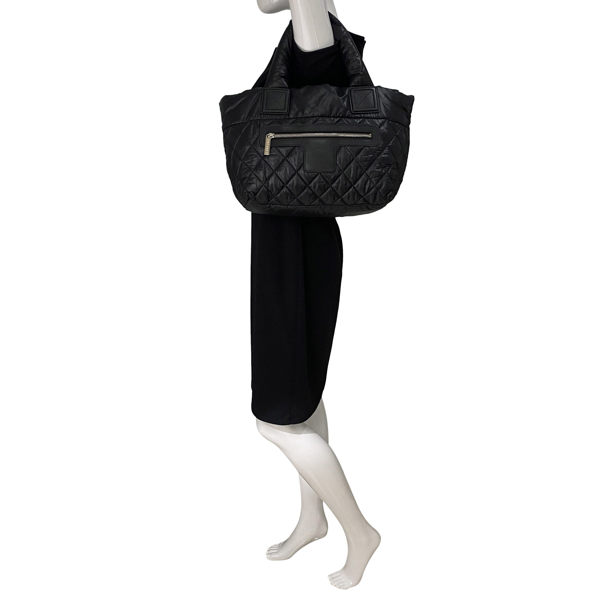 Bolsa Chanel Coco Cocoon Nylon Preta
