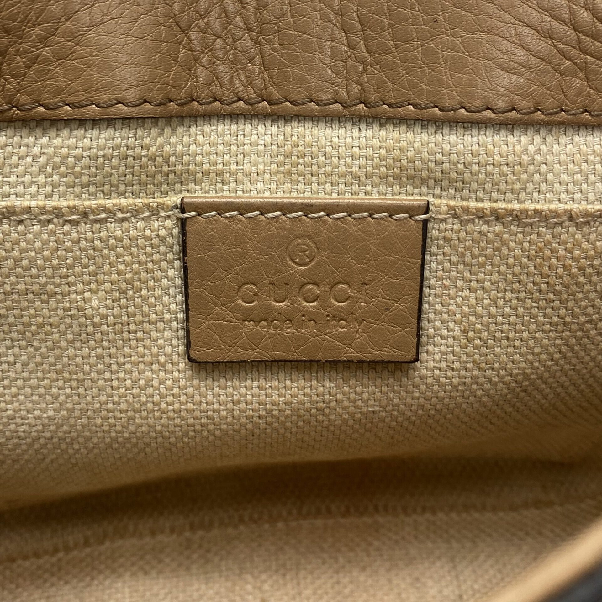 Bolsa Gucci Soho Chain Bege
