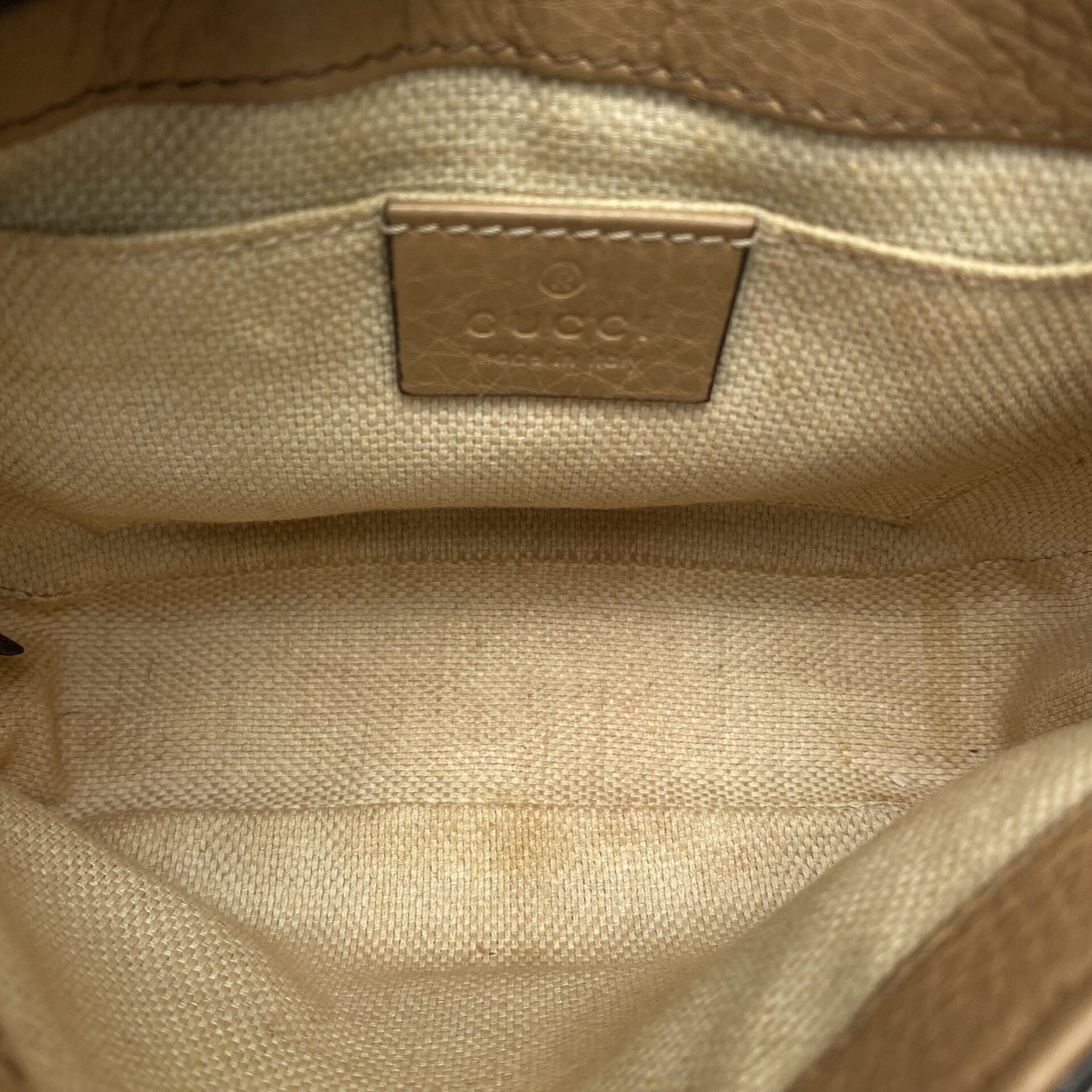 Bolsa Gucci Soho Chain Bege