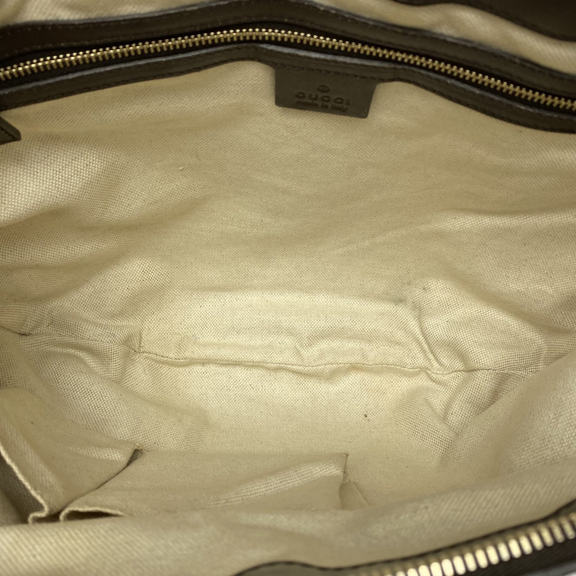 Bolsa Gucci Vintage Web Saddle