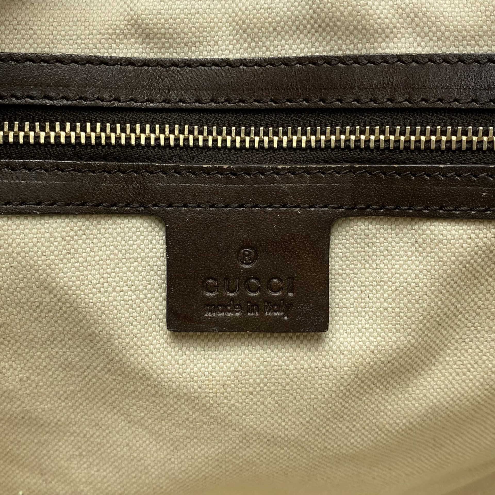 Bolsa Gucci Vintage Web Saddle