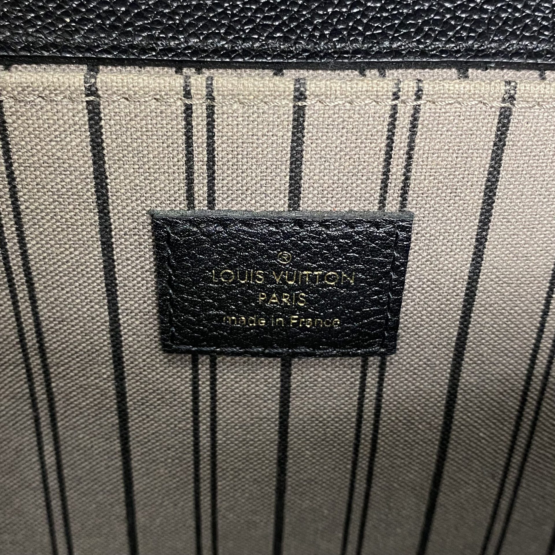 Bolsa Louis Vuitton Pochette Métis Preta