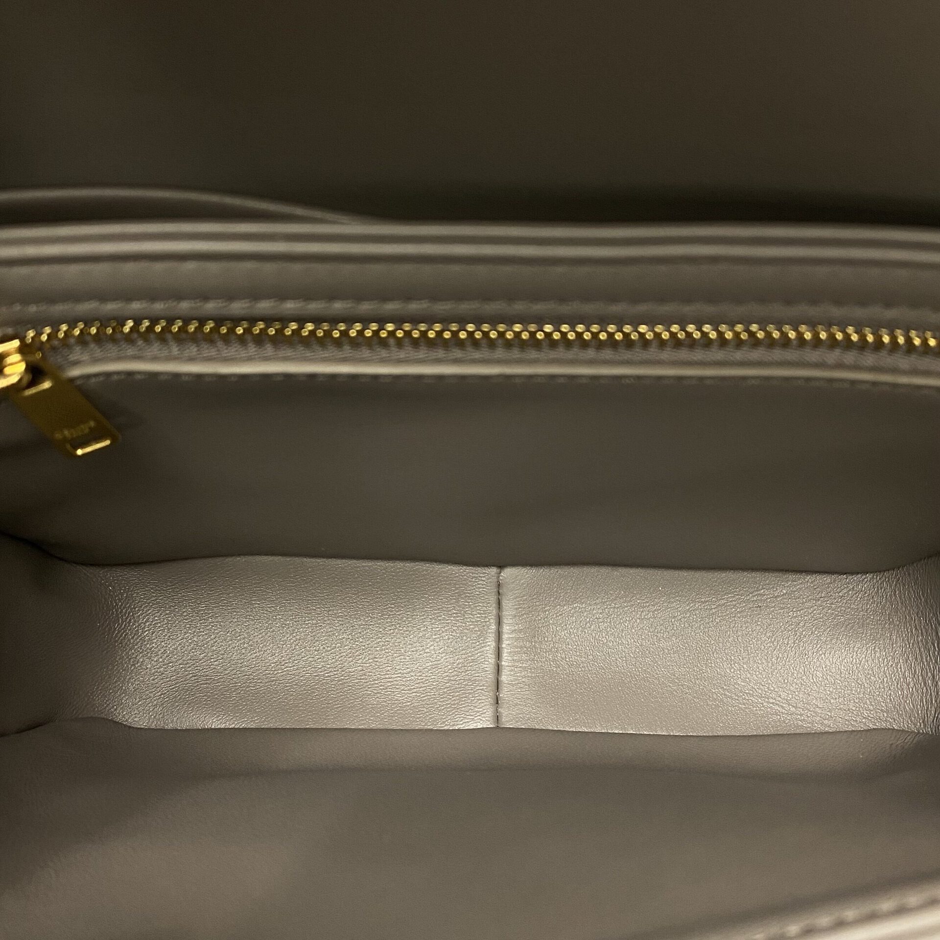 Bolsa Celine Triomphe Cinza