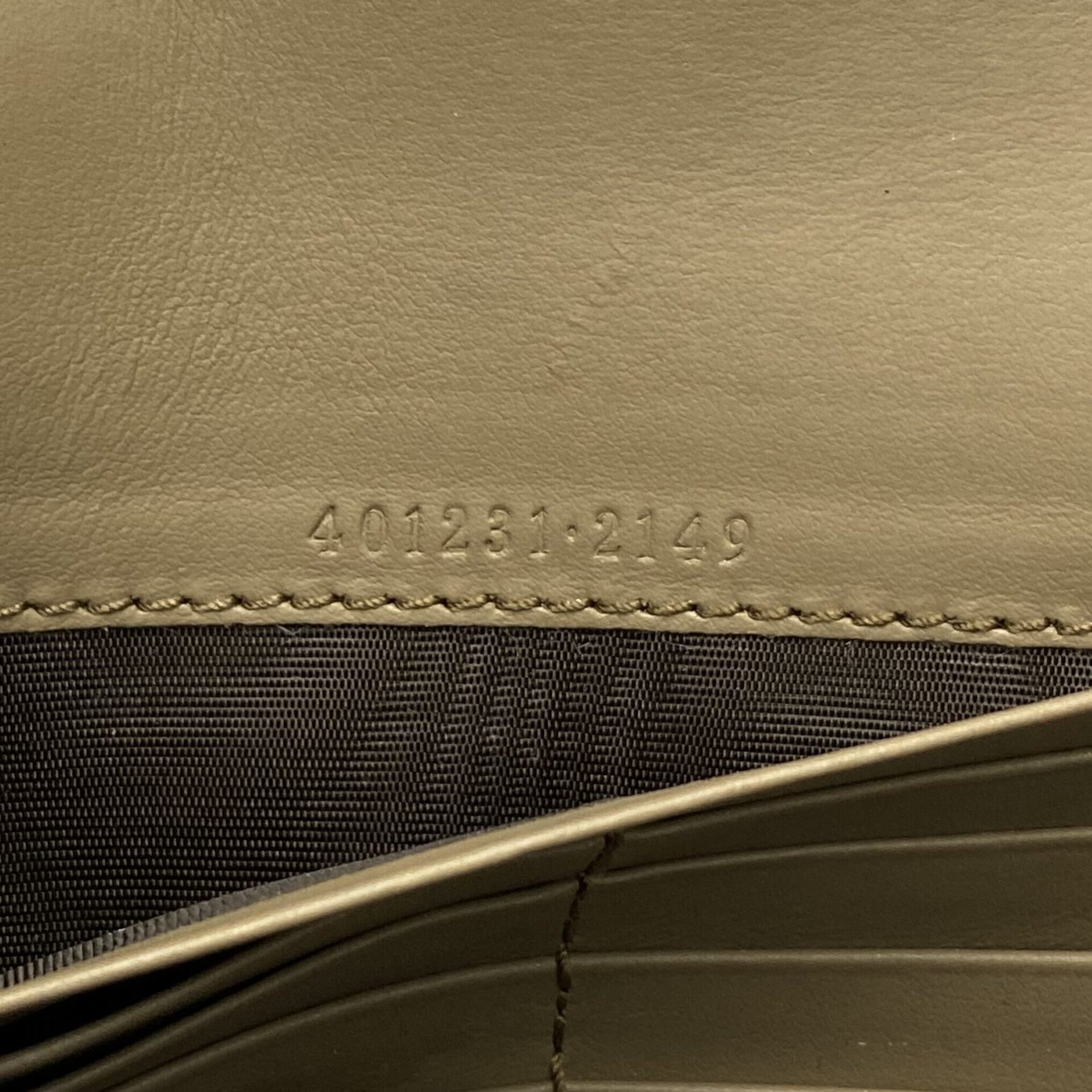 Bolsa Gucci Dionysus GG Supreme Chain Wallet