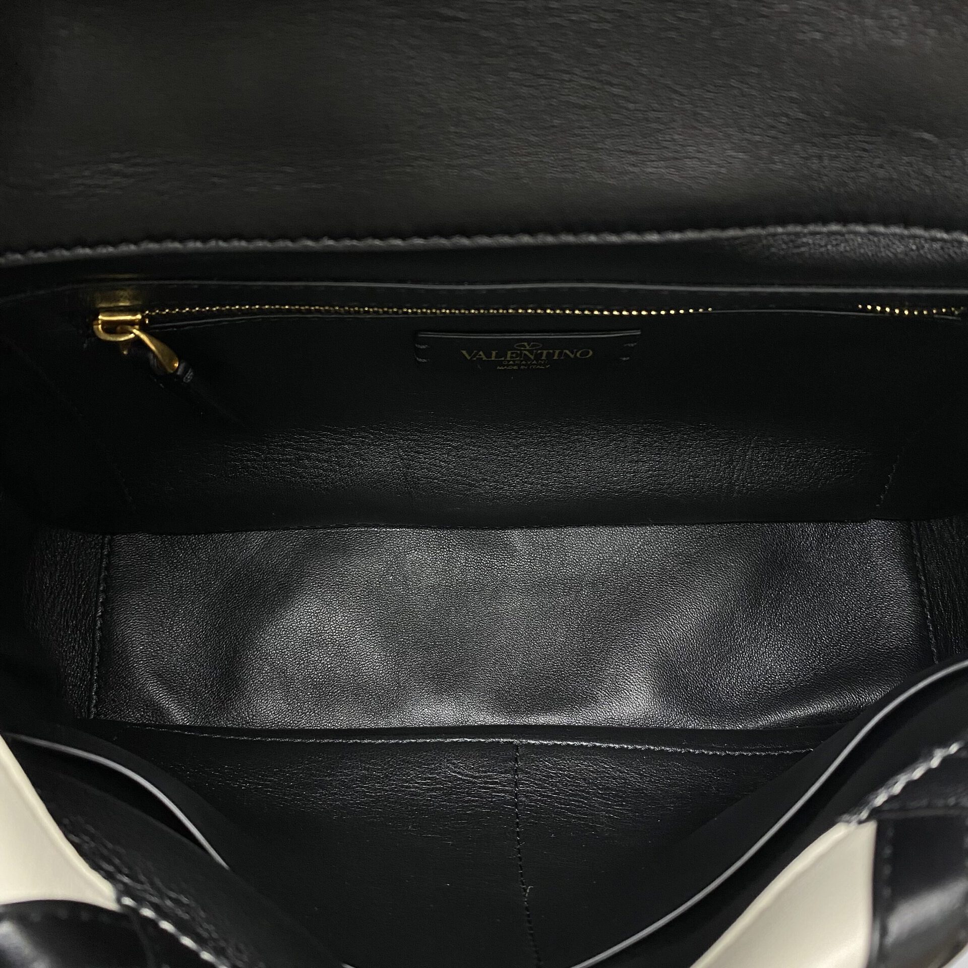 Bolsa Valentino Garavani Roman Stud Bicolor