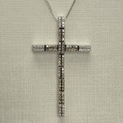 Colar Crucifixo Diamantes - 0.57 ct