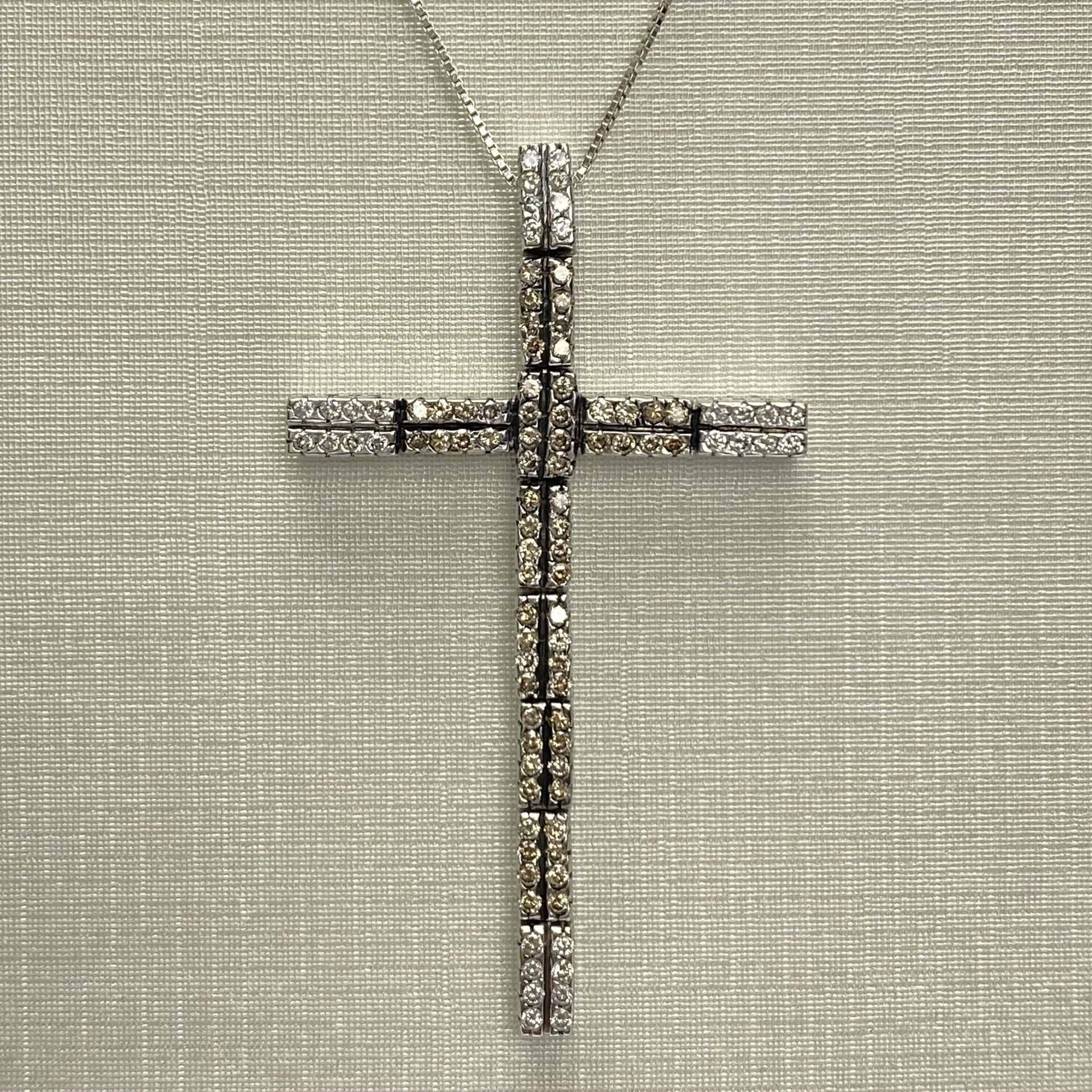 Colar Crucifixo Diamantes - 0.57 ct