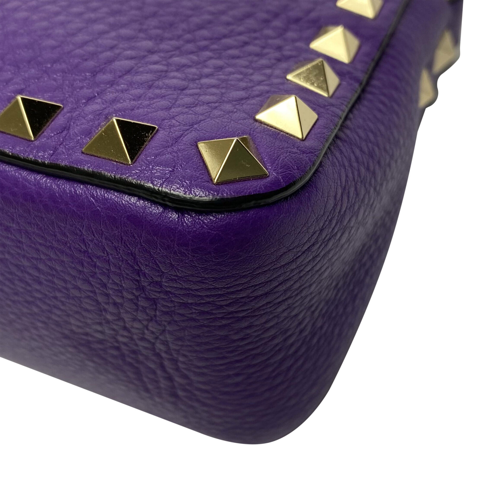 Bolsa Valentino Garavani Rockstud Roxa