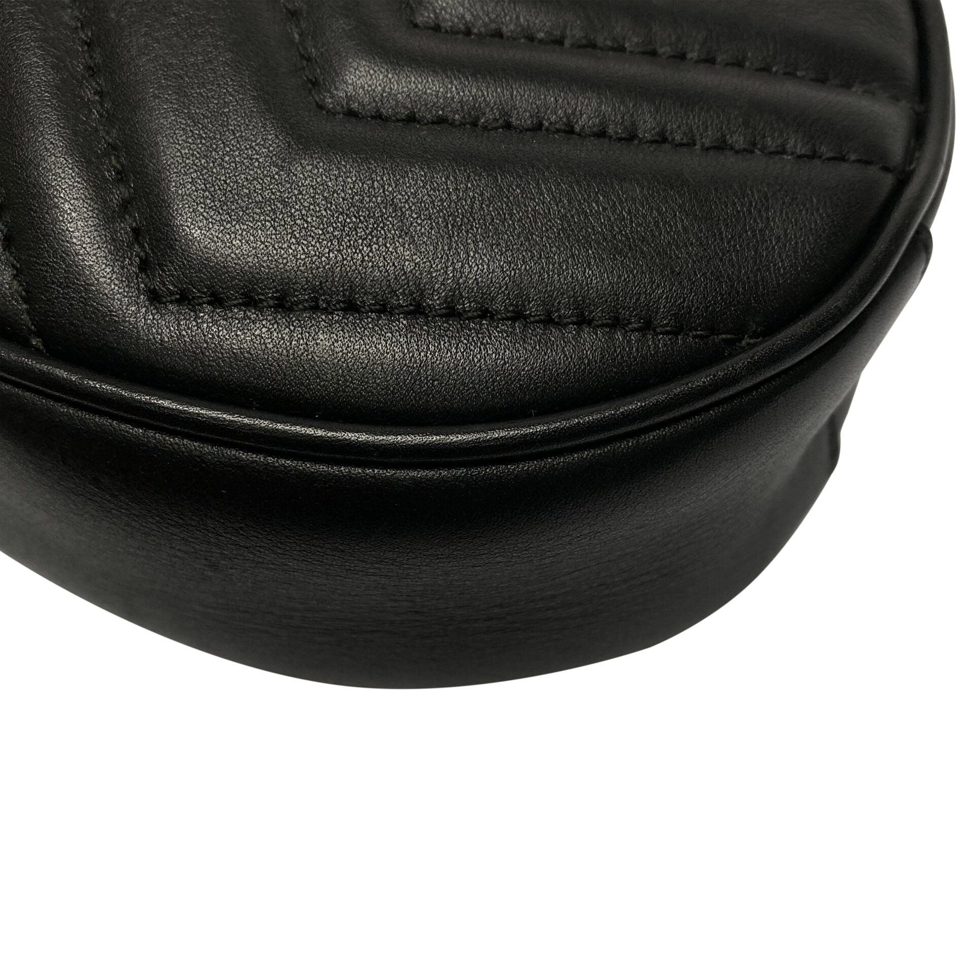 Pochete Gucci GG Marmont Preta
