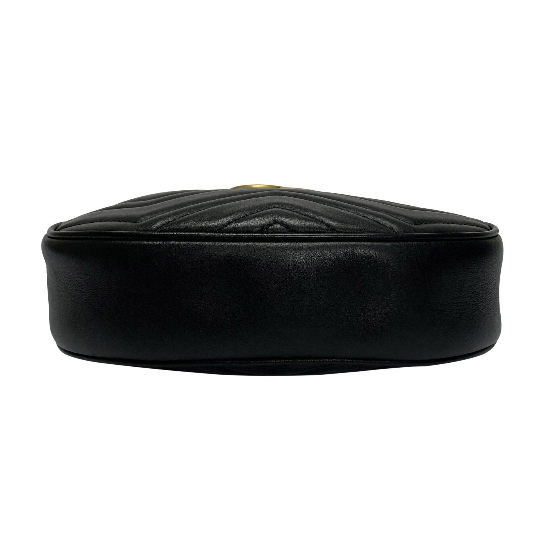Pochete Gucci GG Marmont Preta