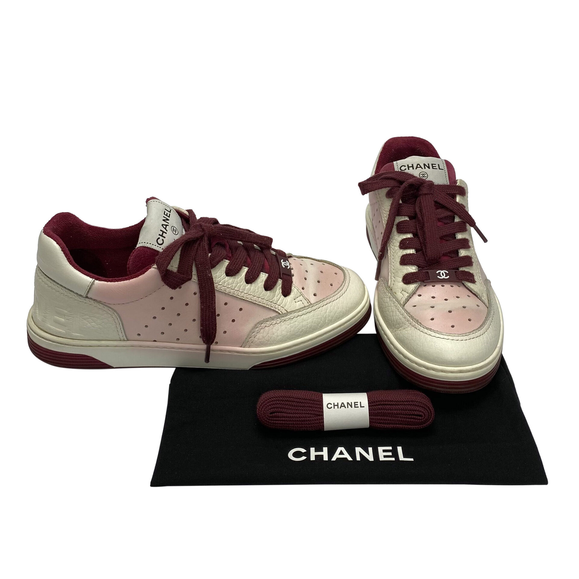 Tênis Chanel Branco e Vinho