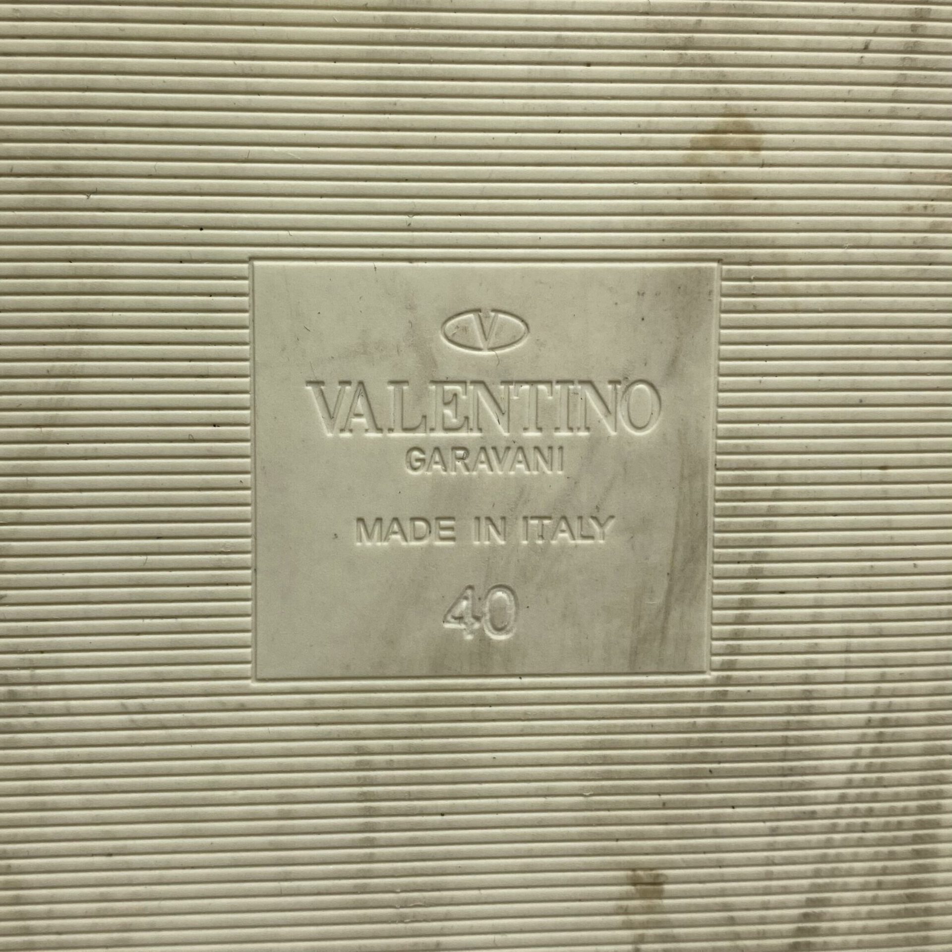 Sandália Valentino Garavani Off White