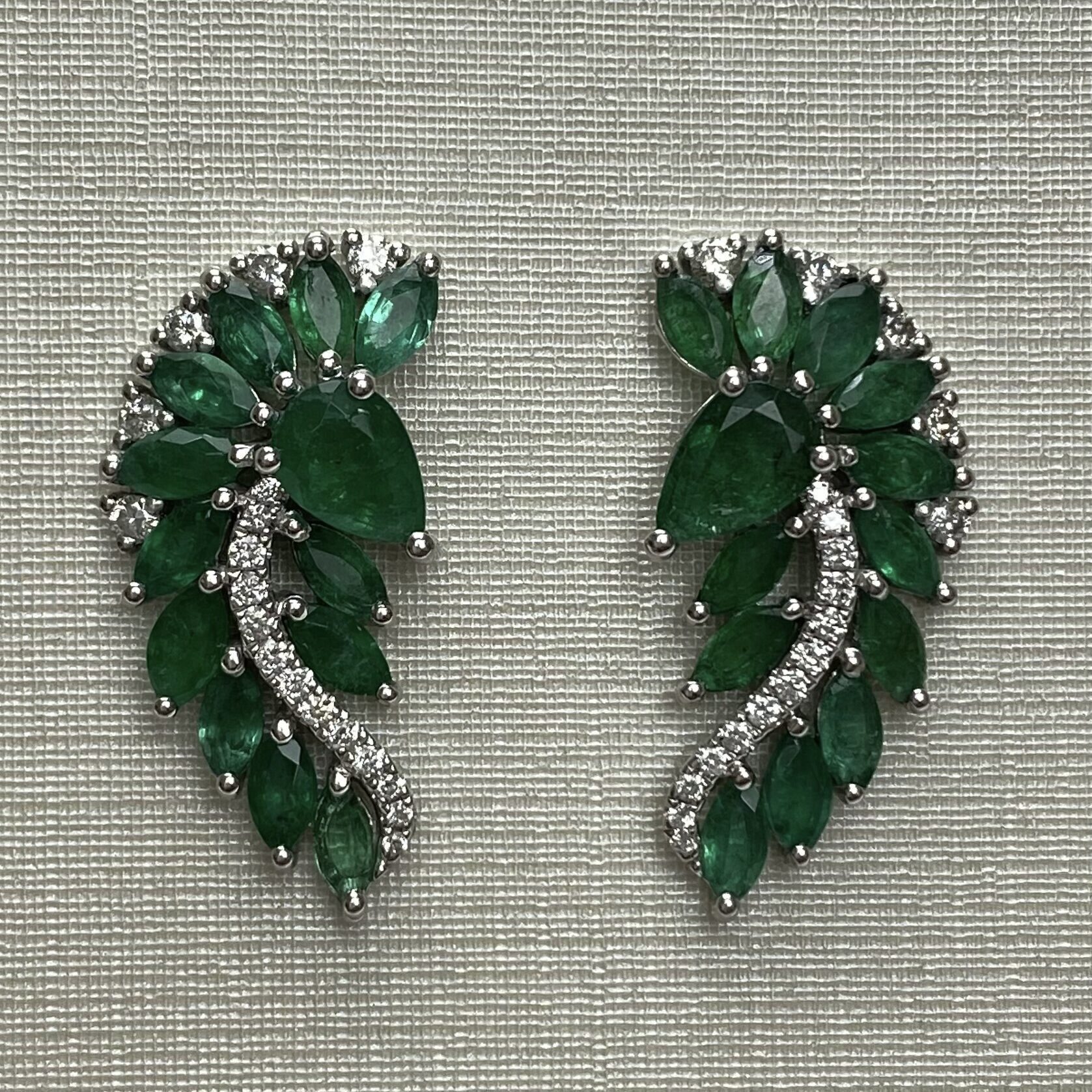 Par de Brincos Esmeraldas e Diamantes