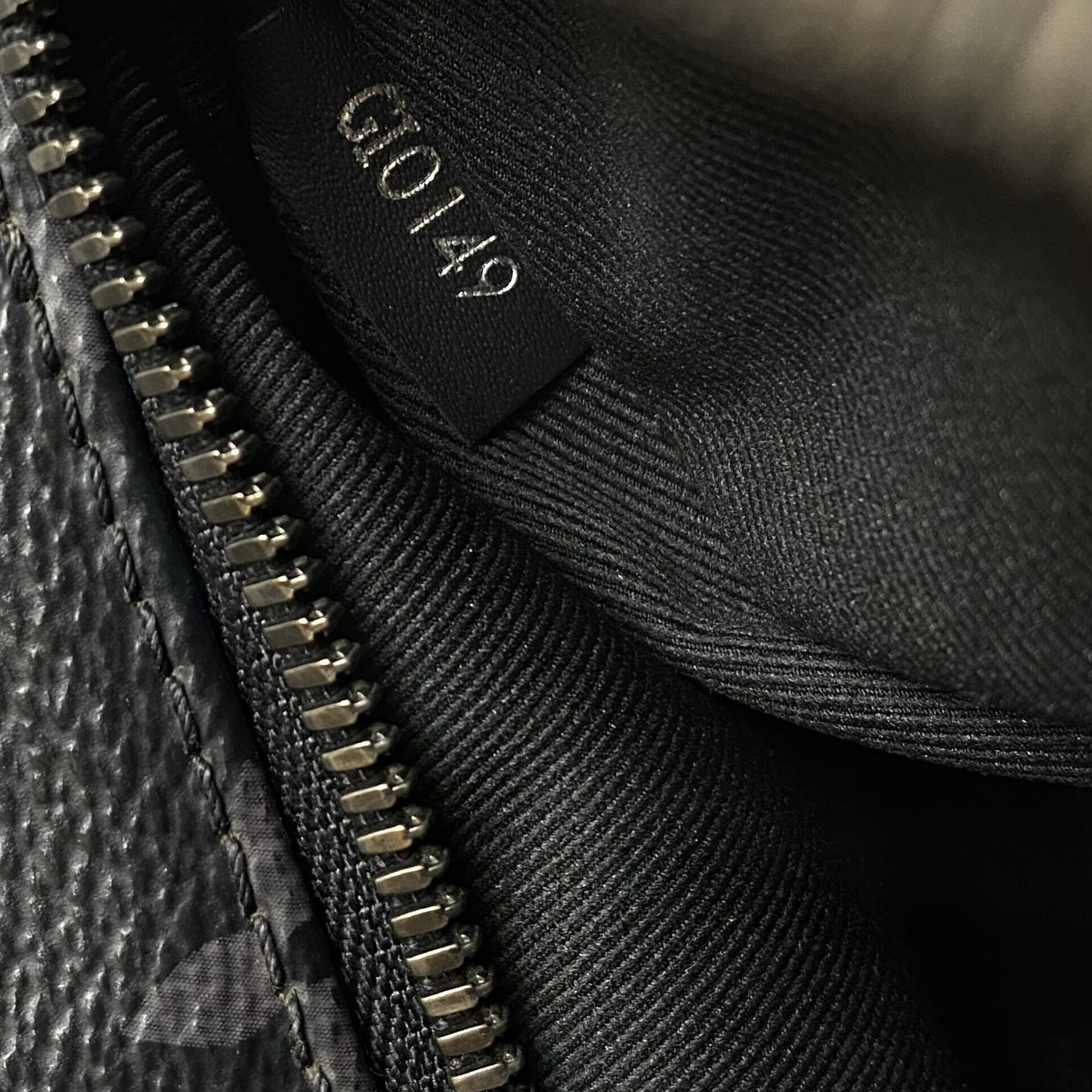Bolsa Louis Vuitton District Monogram Eclipse