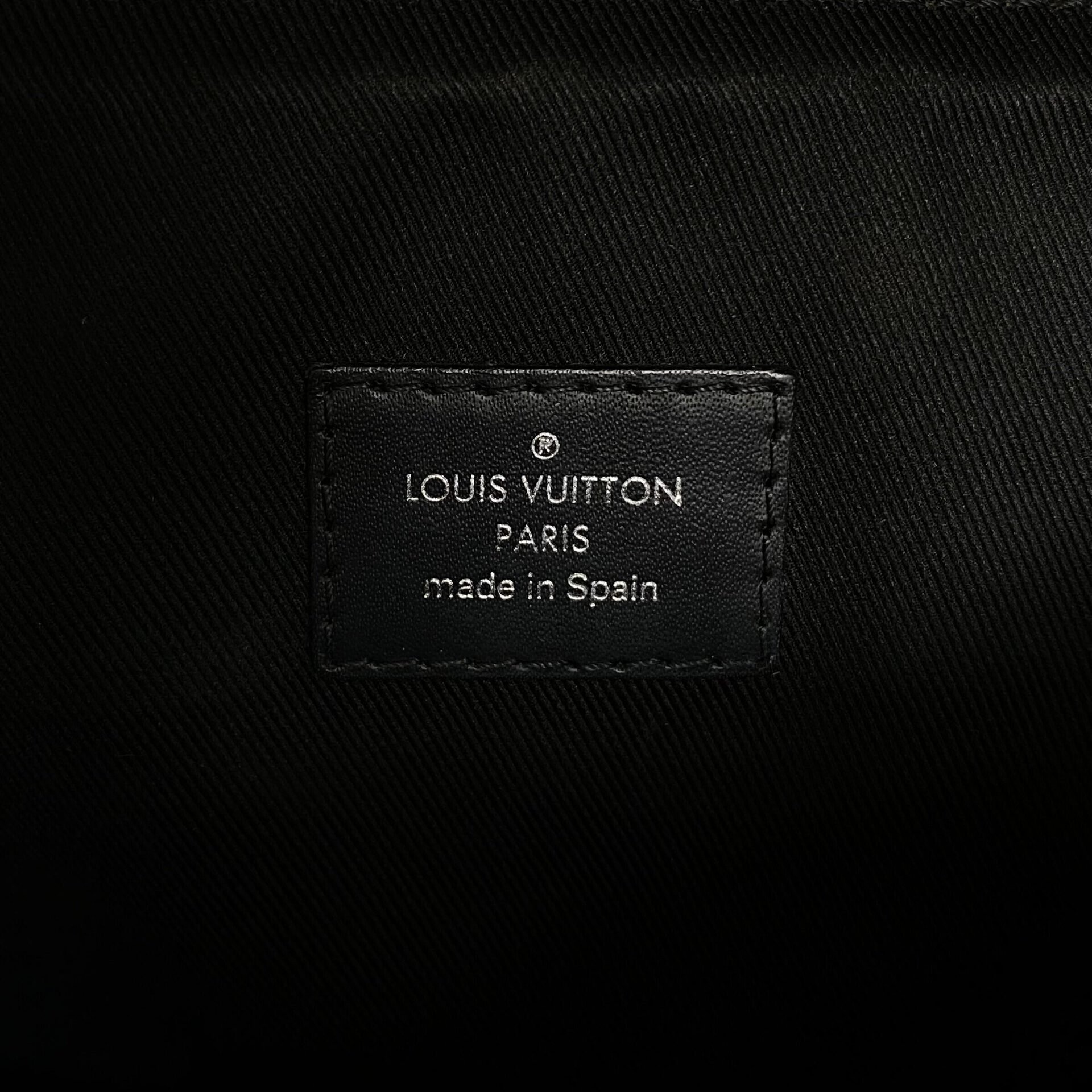 Bolsa Louis Vuitton District Monogram Eclipse