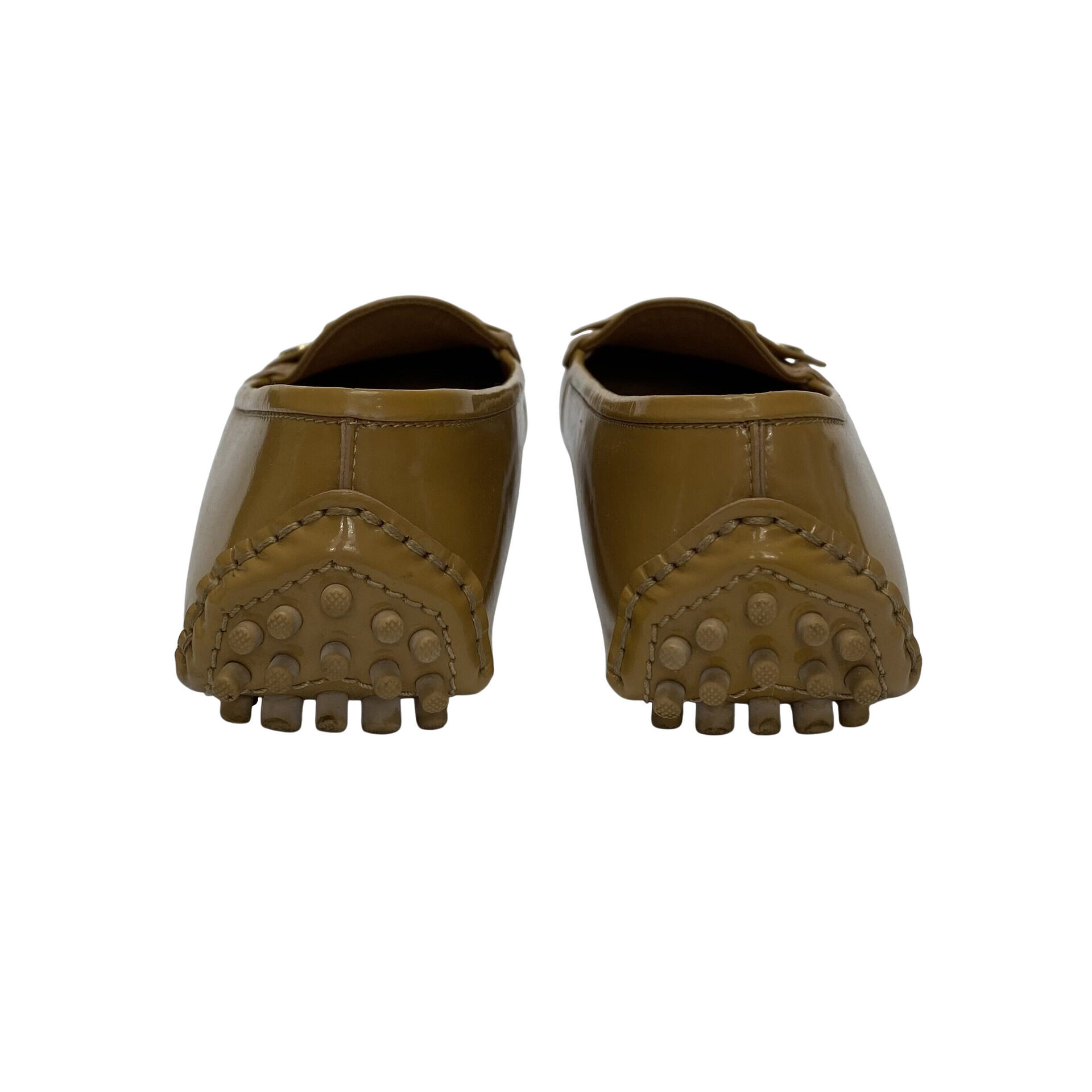 Mocassim Louis Vuitton Couro Verniz Bege