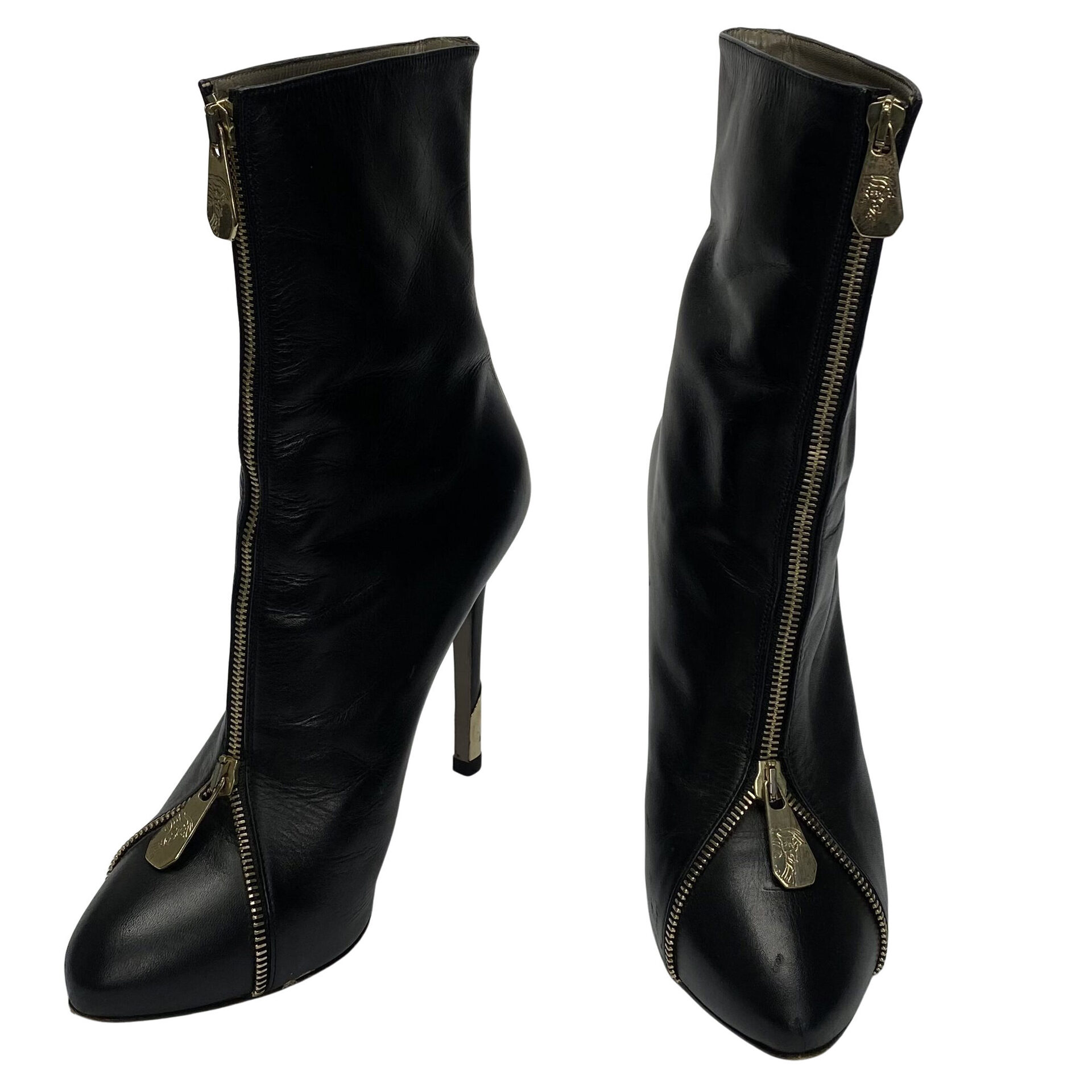 Bota Versace Couro Preto e Zíper Dourado