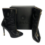 Bota Versace Couro Preto e Zíper Dourado