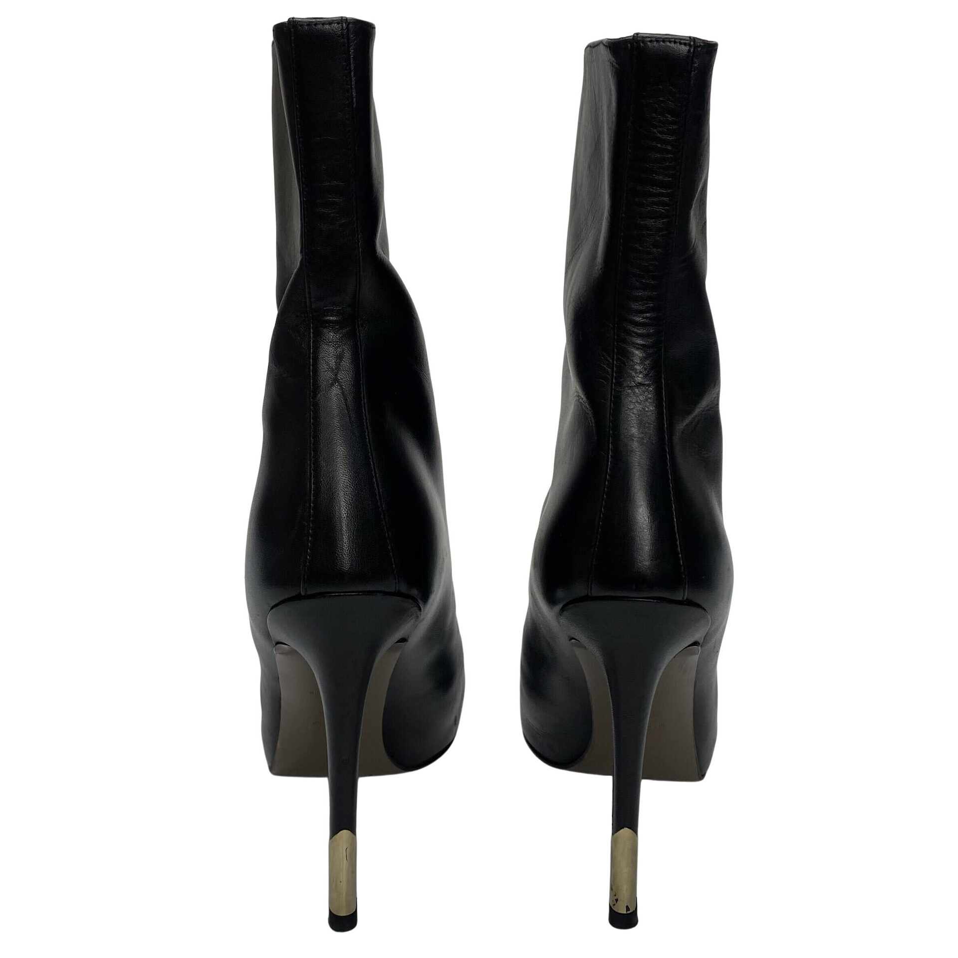 Bota Versace Couro Preto e Zíper Dourado