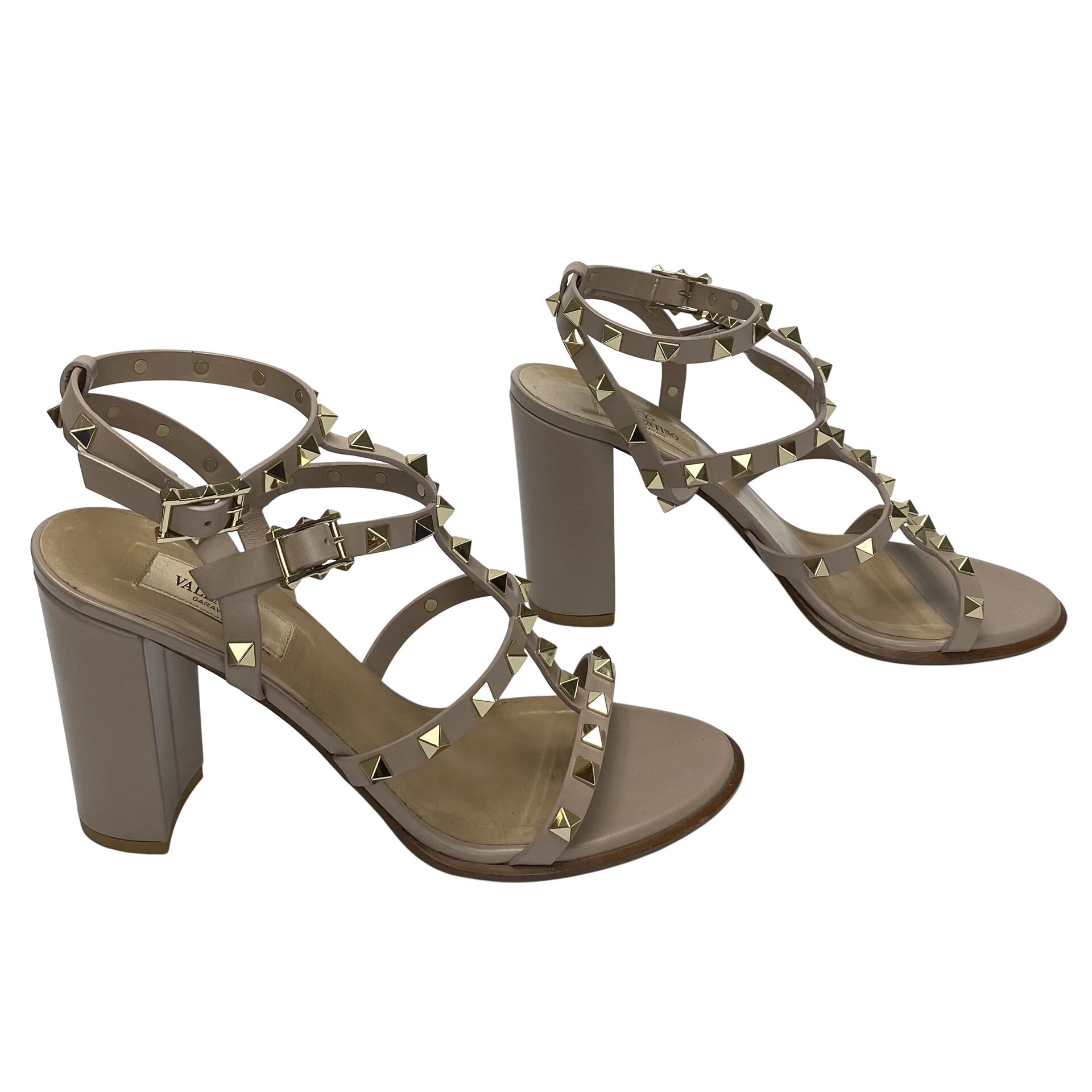 Sandália Valentino Garavani Rockstuds Nude