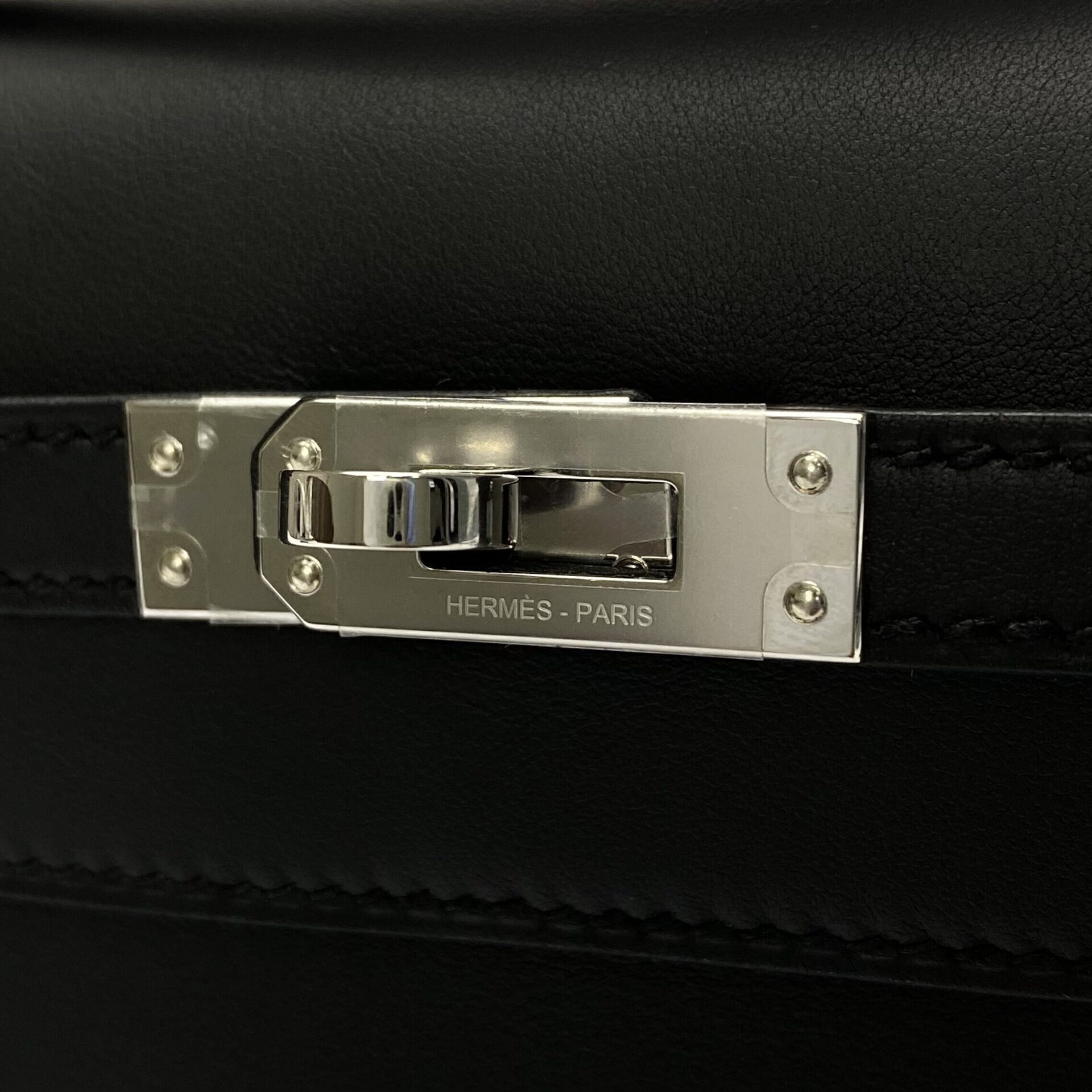 Bolsa Hermès Kelly Pochette Mini Preta