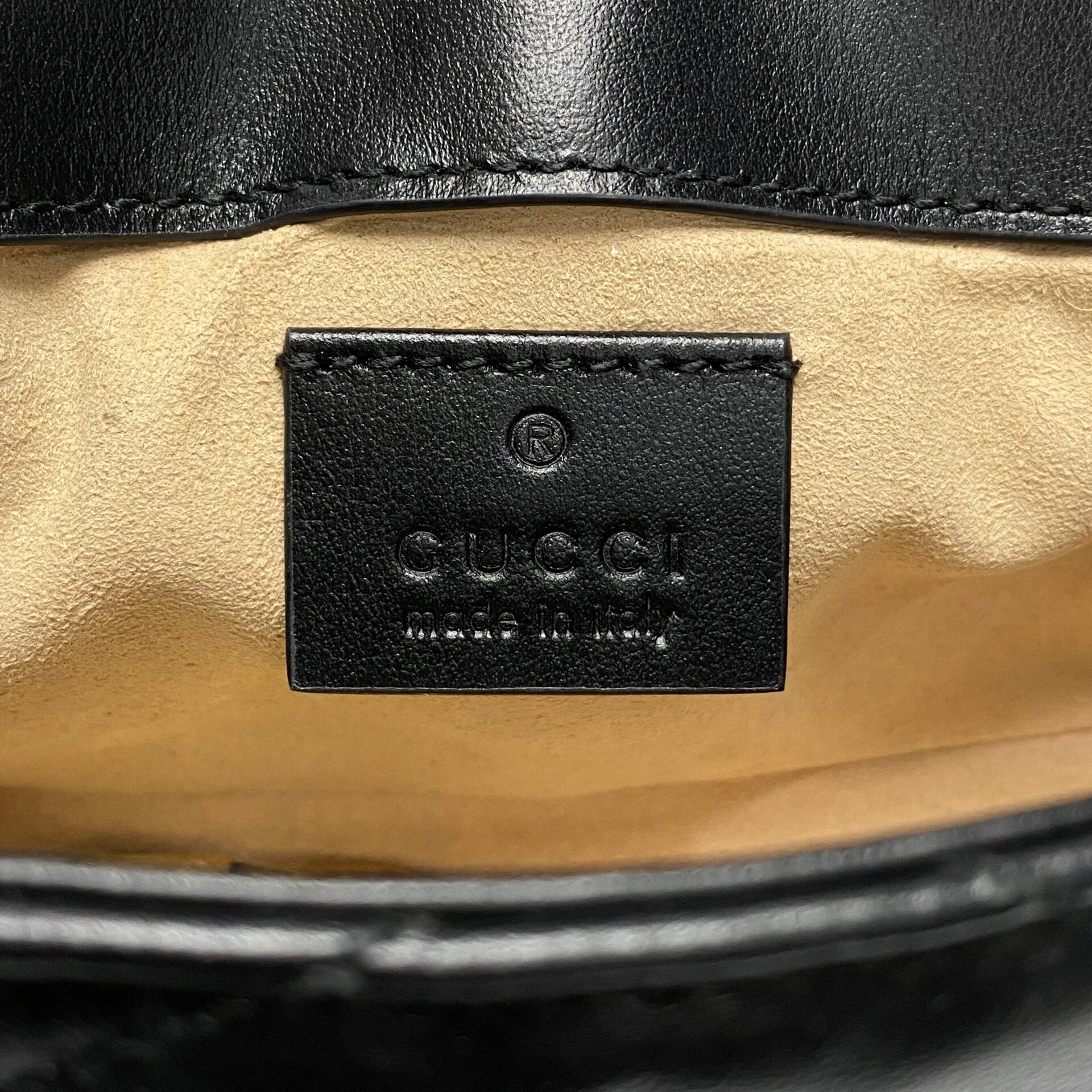Bolsa Gucci GG Marmont Super Mini Preta