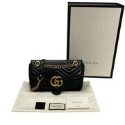 Bolsa Gucci GG Marmont Preta