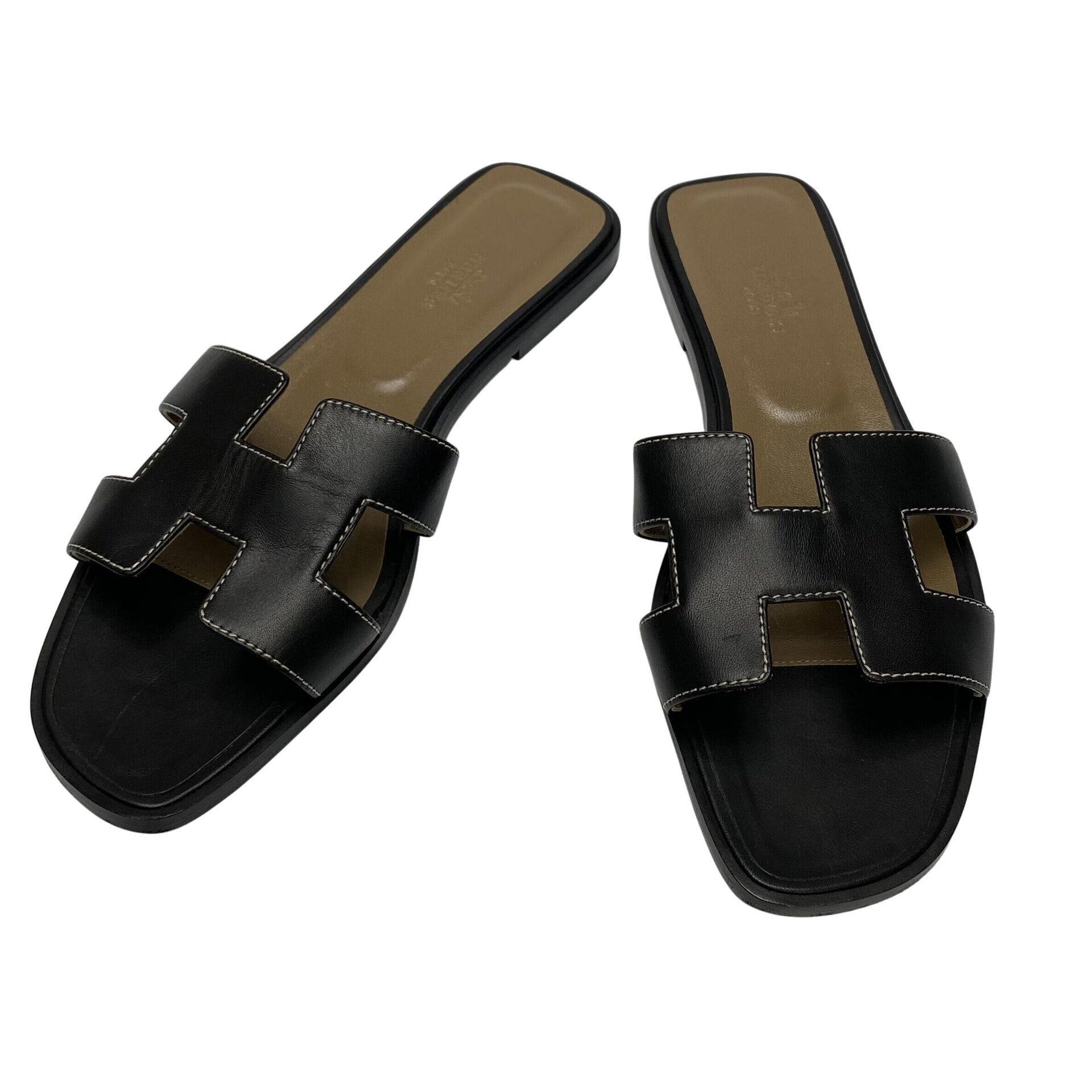 Sandália Hermès Oran Preta