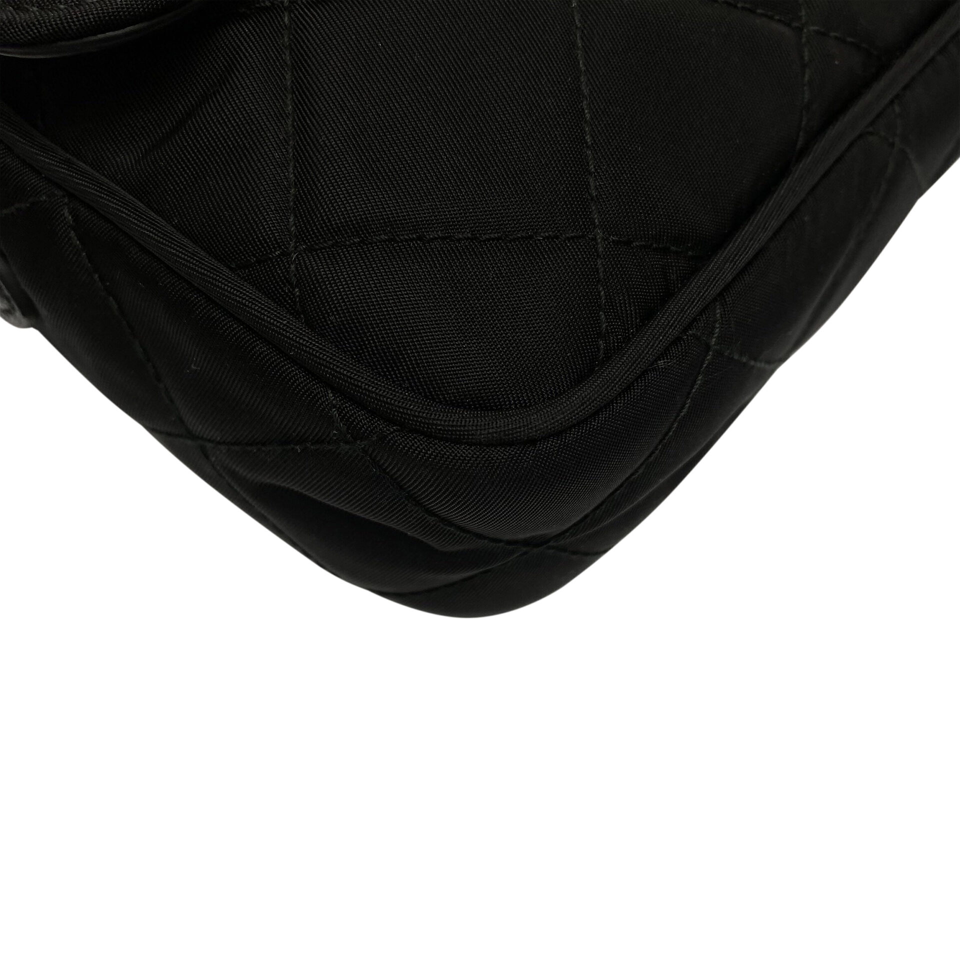 Bolsa Prada Nylon Matelassê Preta