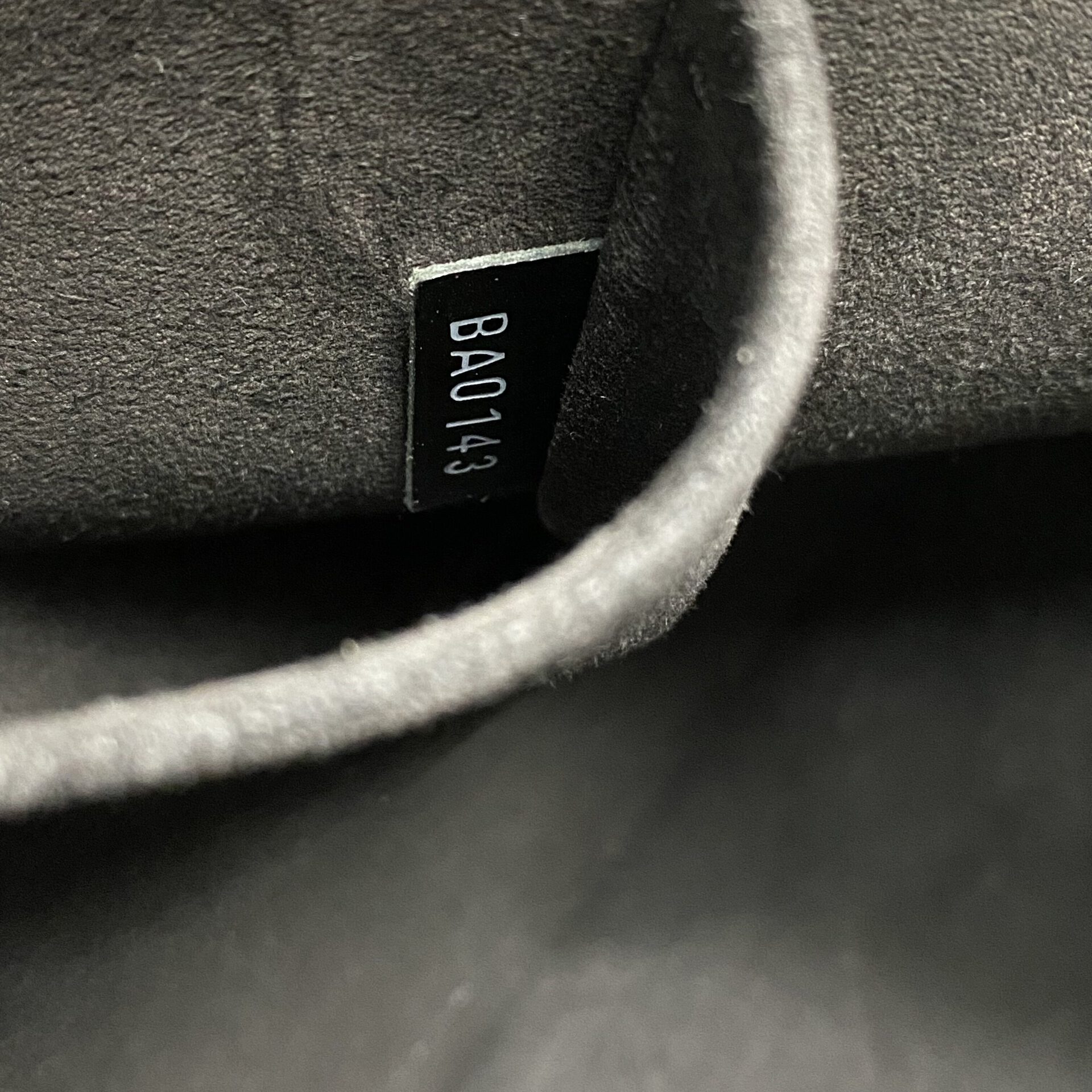 Bolsa Louis Vuitton Alma GM Couro Epi Preta