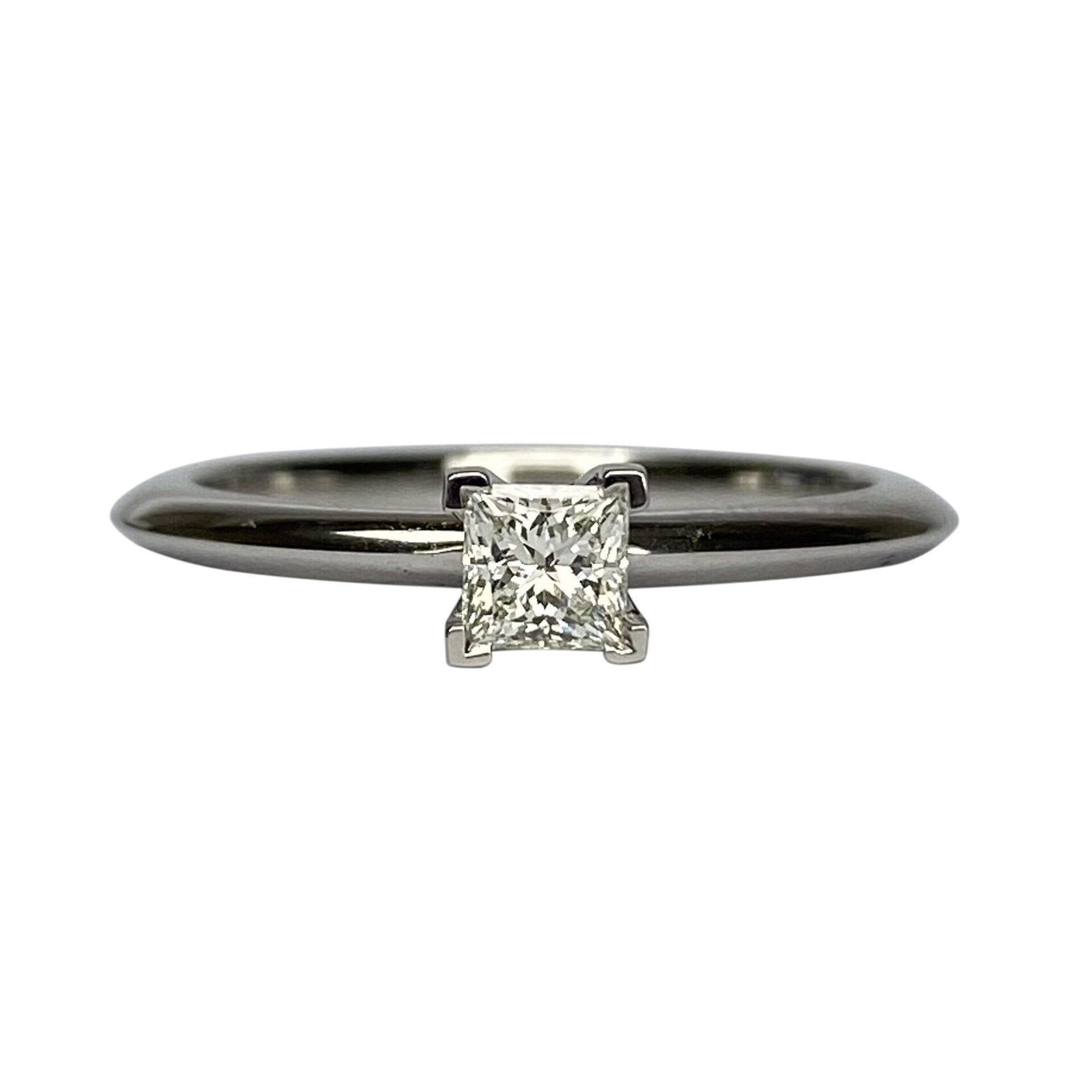 Anel Tiffany & Co. Solitário Platina - 0.25 ct.
