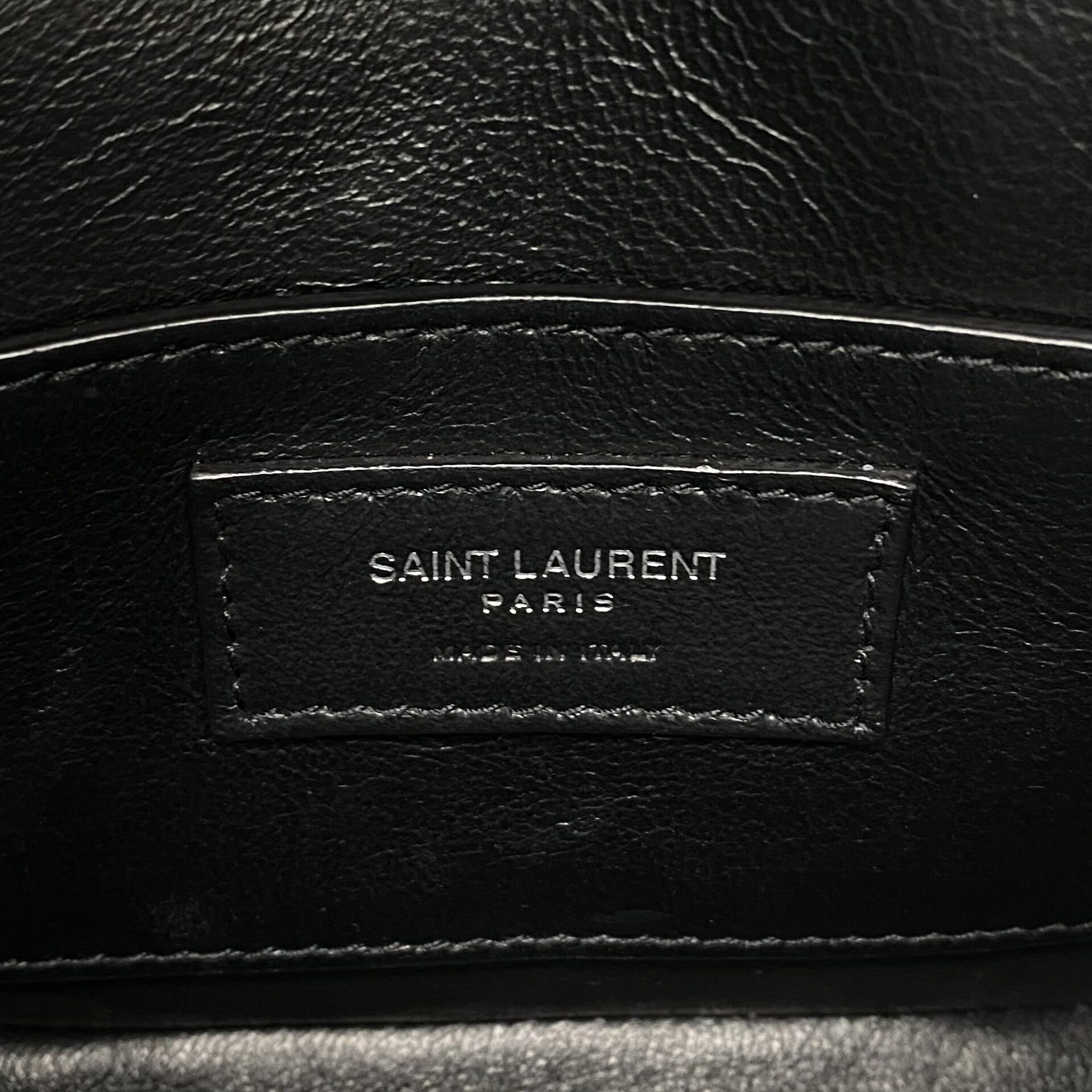 Bolsa Saint Laurent Vicky Verniz Preta