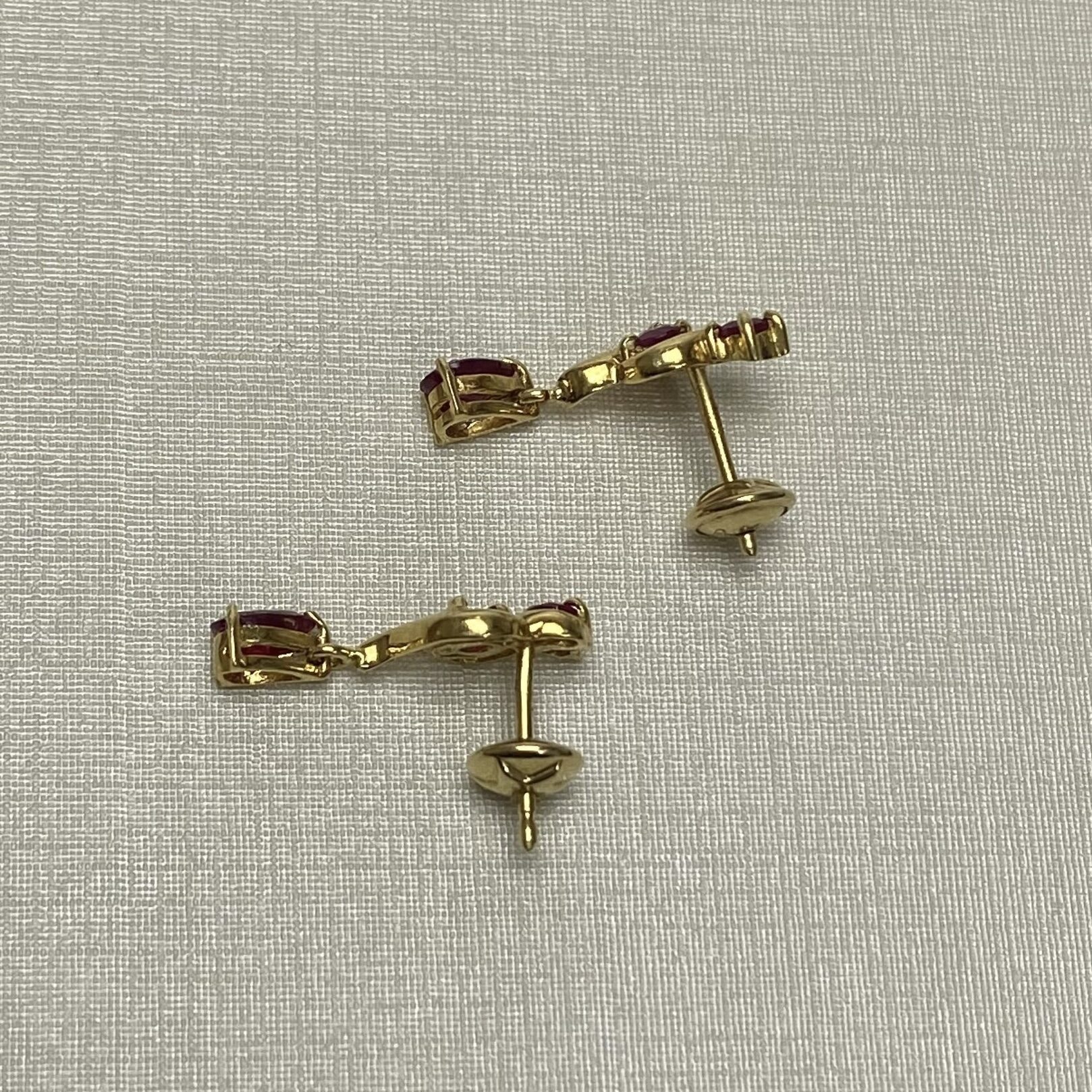 Conjunto Ouro Amarelo e Rubis