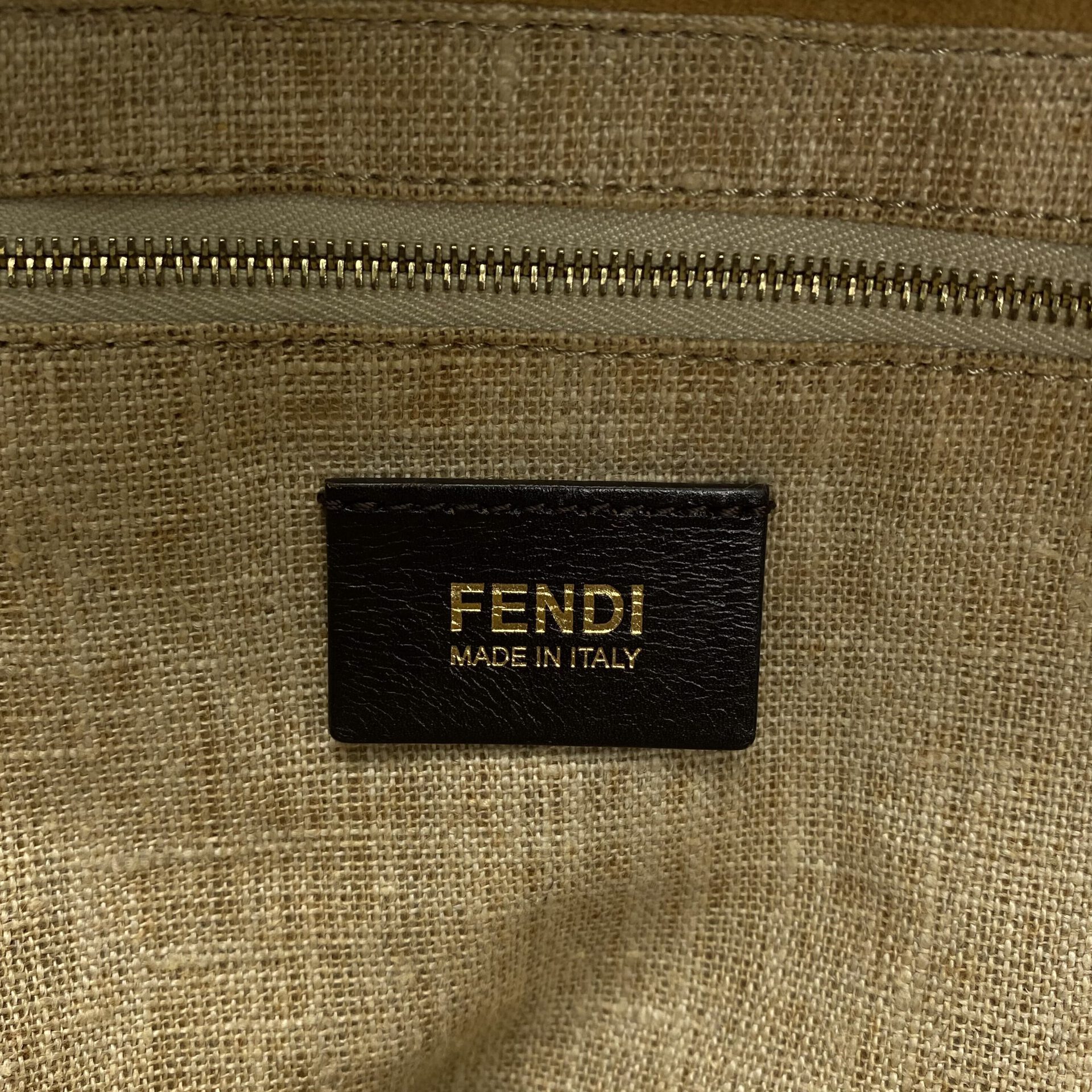 Bolsa Fendi Pequin Hobo