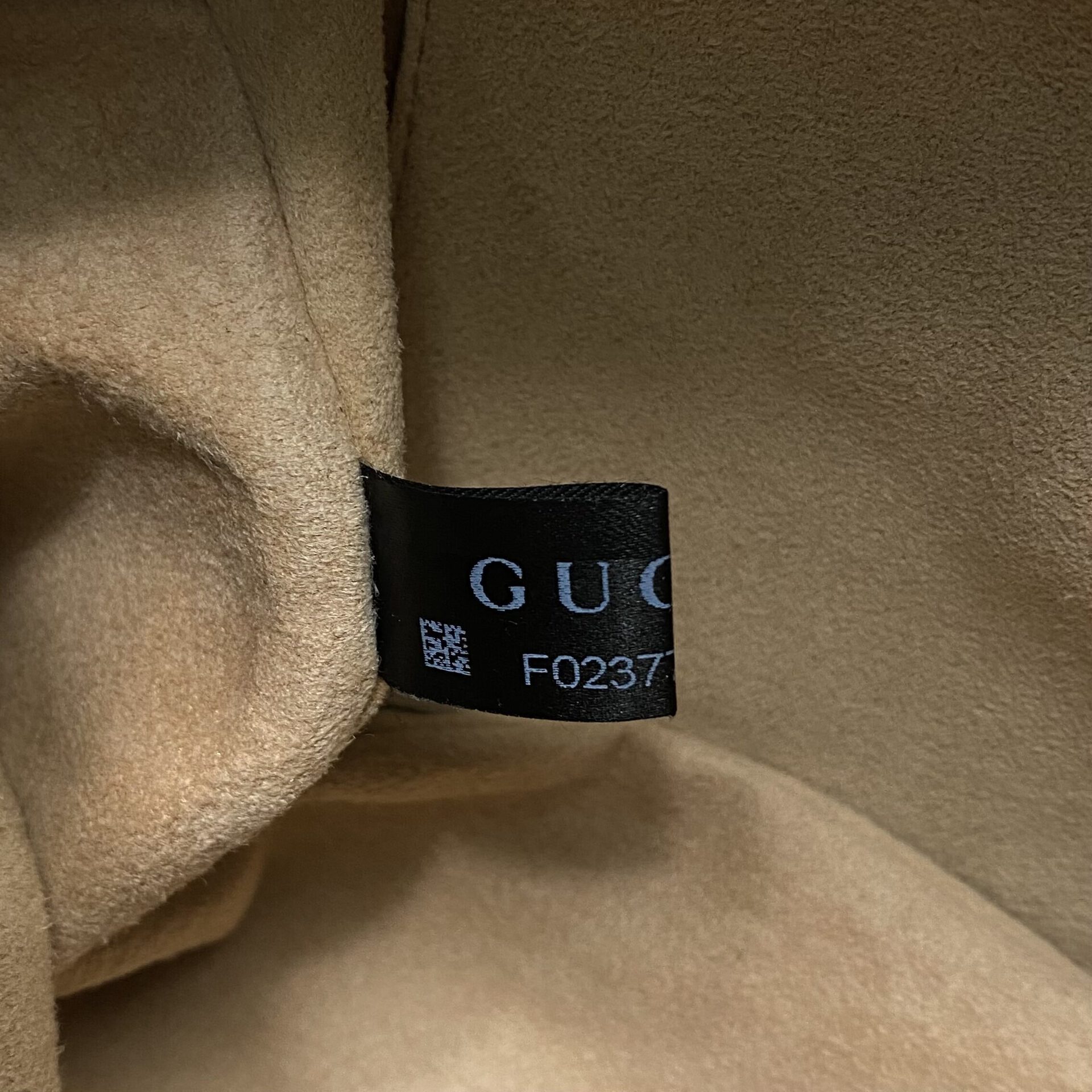 Bolsa Gucci GG Marmont Preta