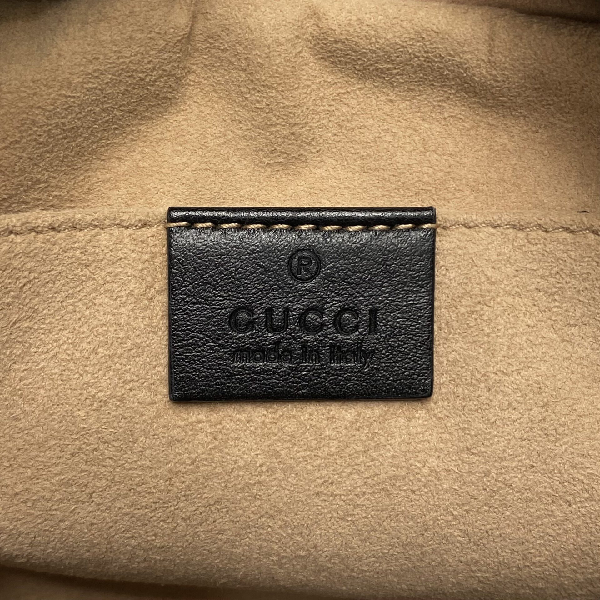 Bolsa Gucci GG Marmont Preta