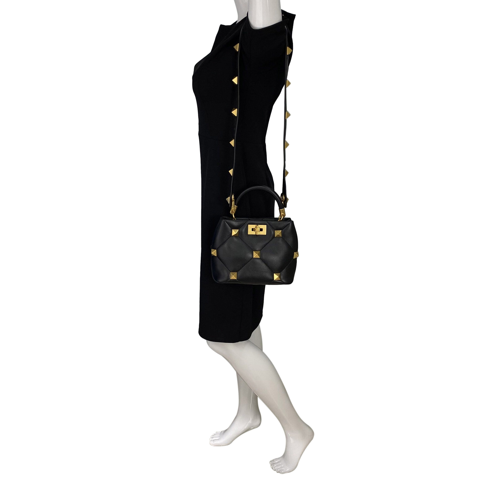 Bolsa Valentino Garavani Roman Stud Preta