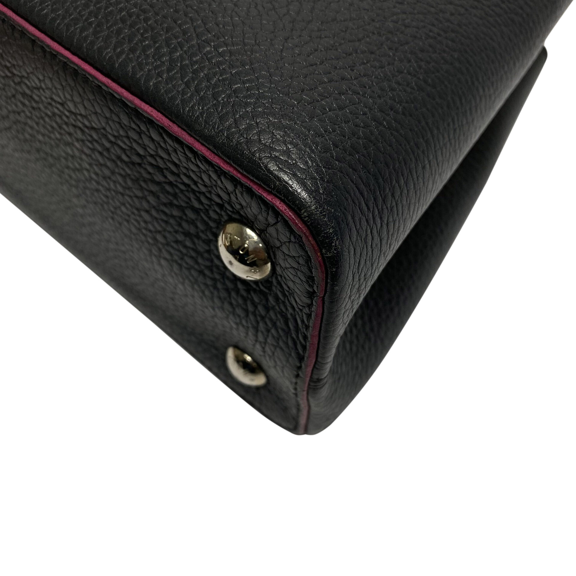 Bolsa Louis Vuitton Capucines Preta