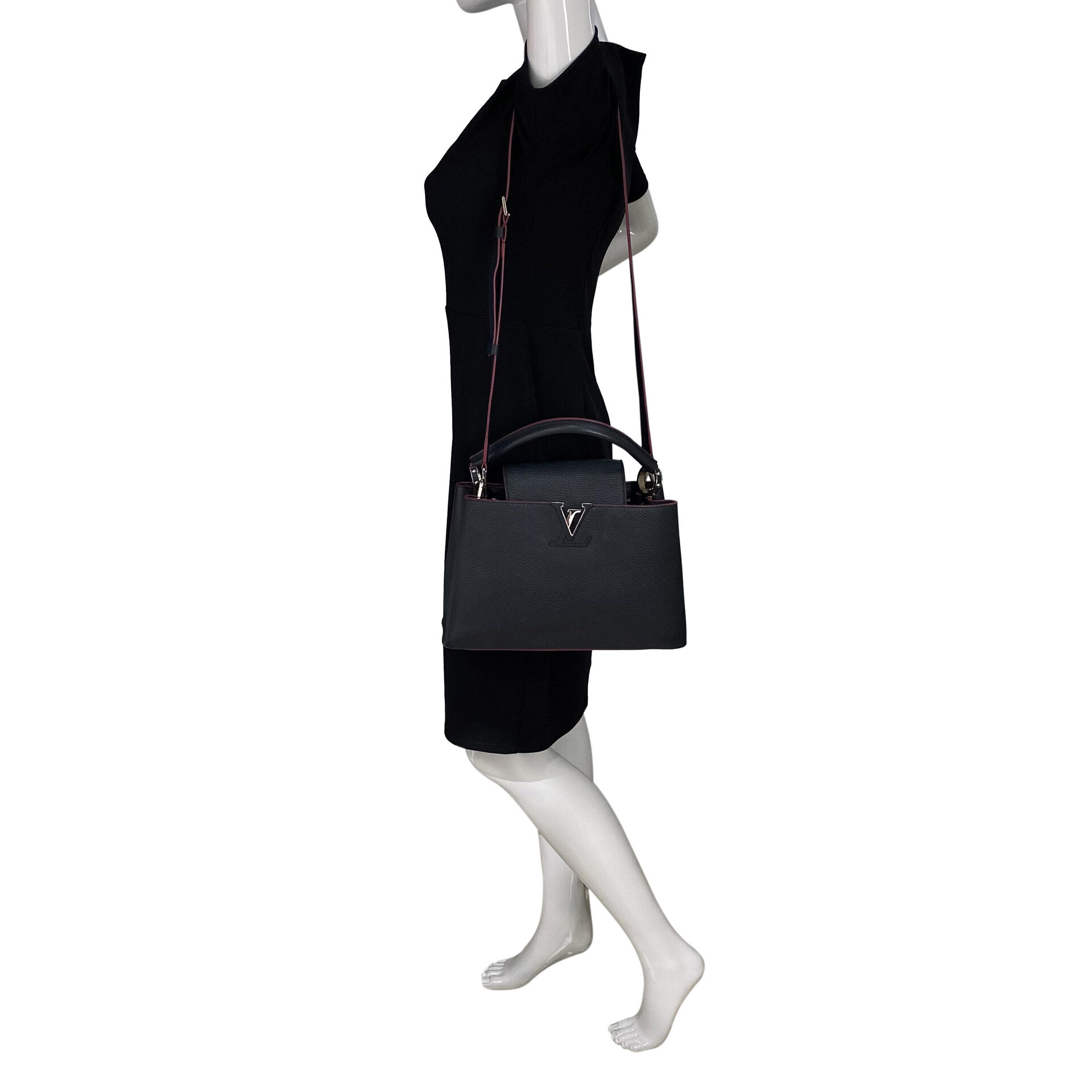Bolsa Louis Vuitton Capucines Preta